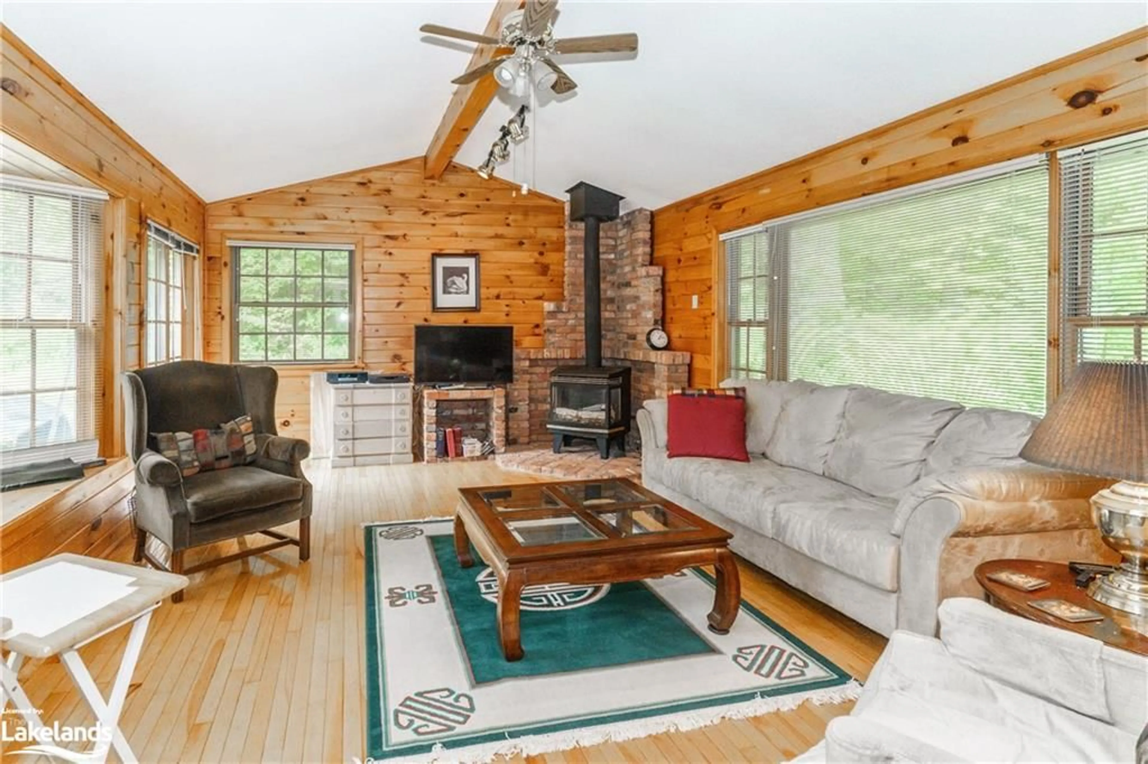 Living room for 145&147 Liddard St, Bracebridge Ontario P1L 1M5