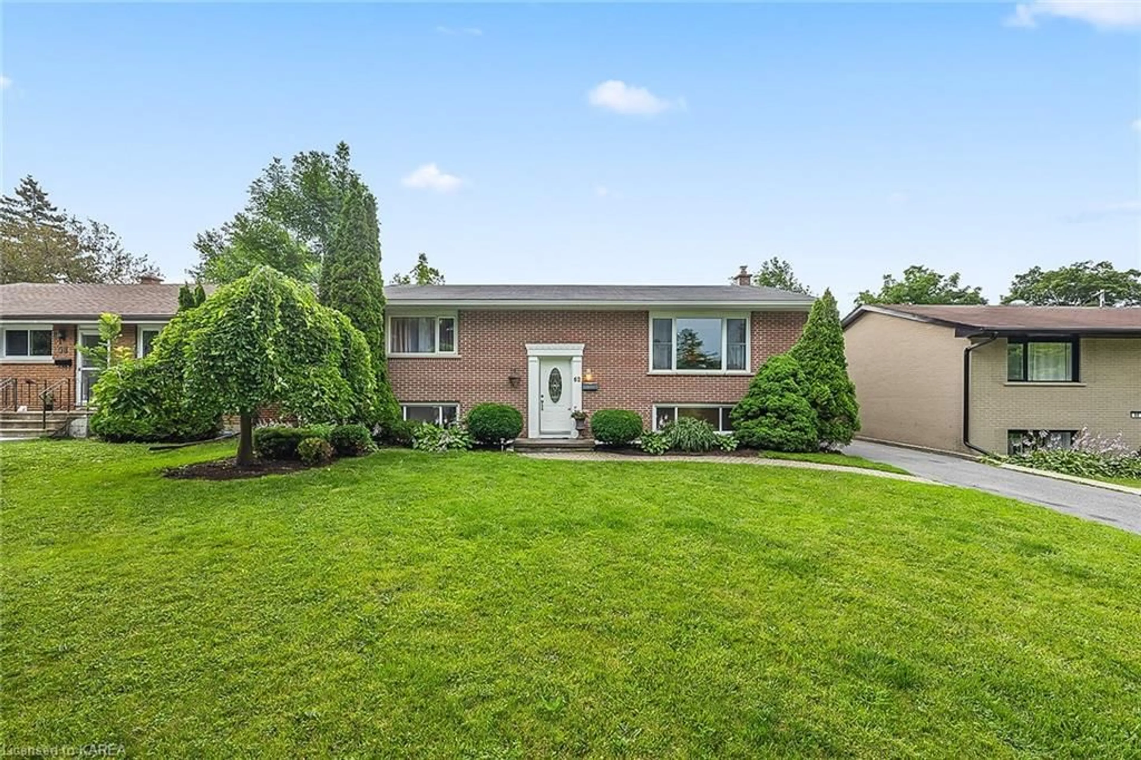 Frontside or backside of a home for 62 Norman Rogers Dr, Kingston Ontario K7M 2P9