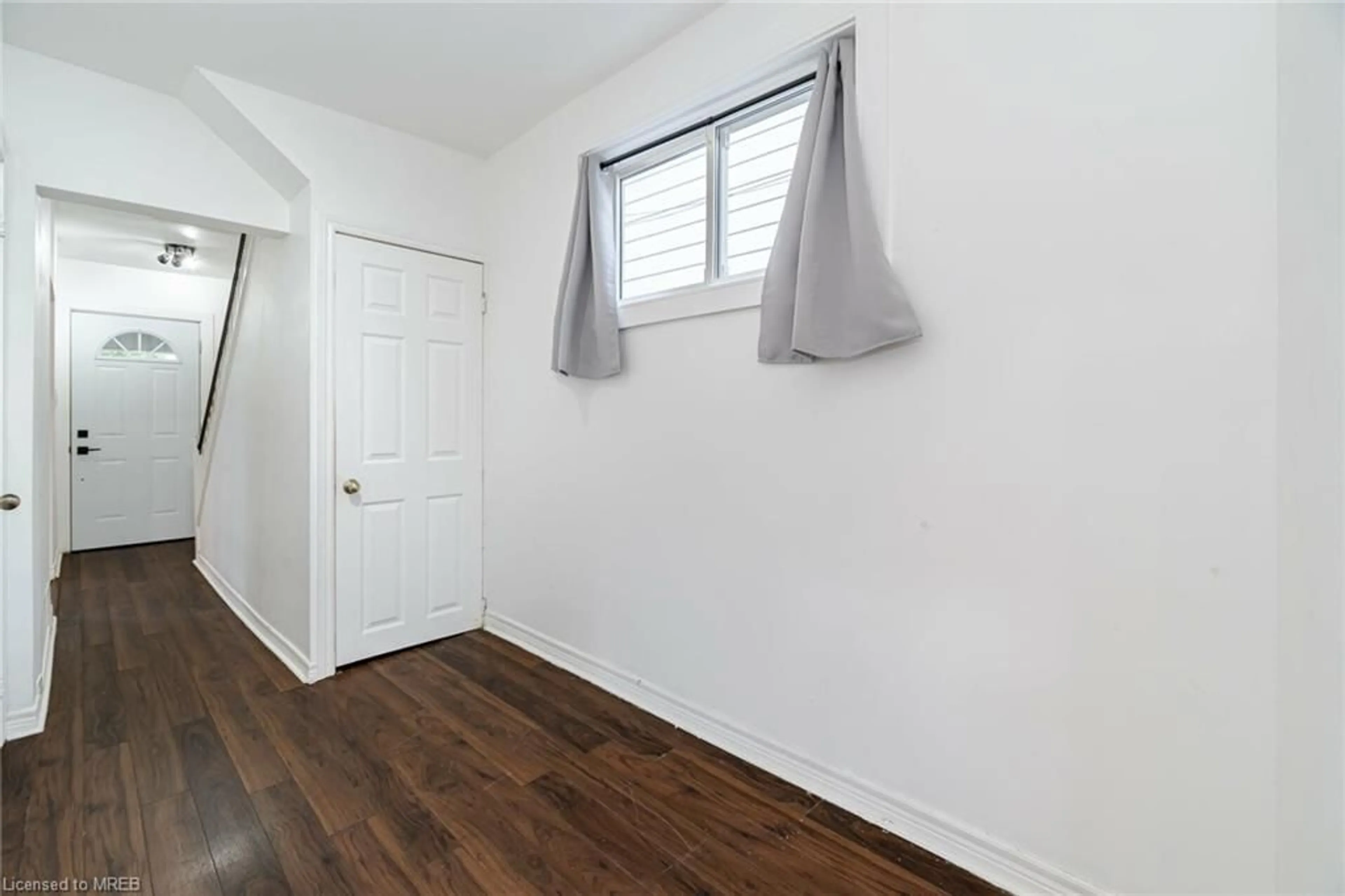 A pic of a room for 20 East Bend Ave, Hamilton Ontario L8L 7E2