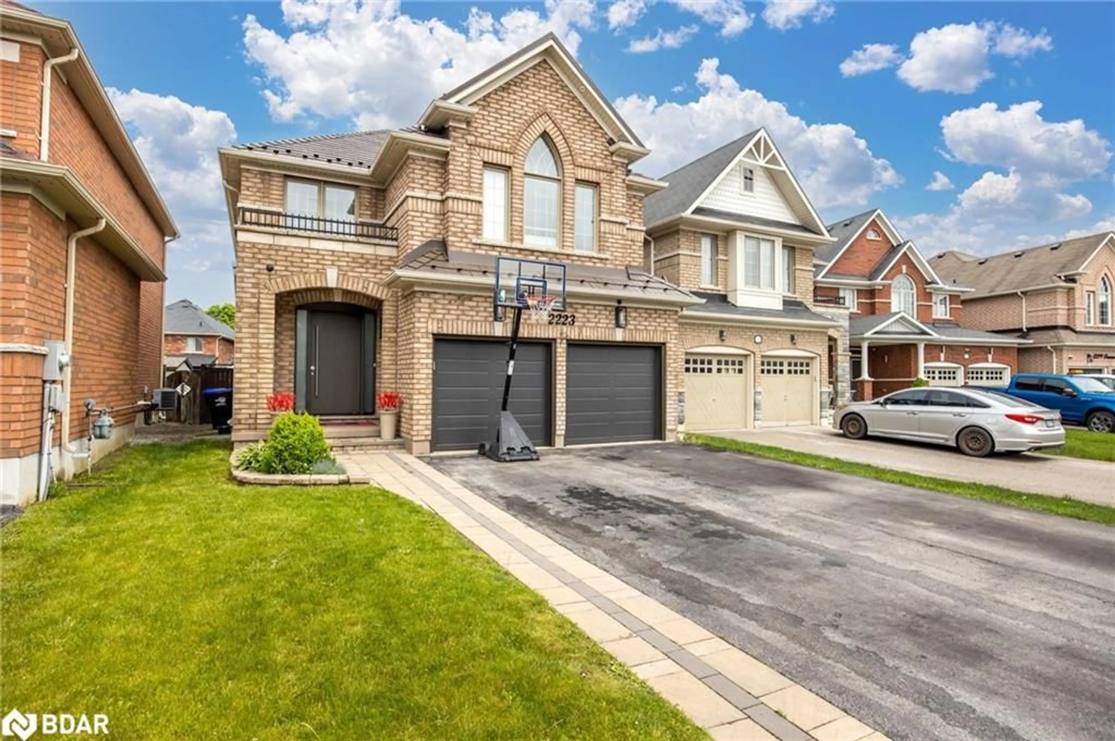 Home with brick exterior material for 2223 Dawson Crescent Cres, Innisfil Ontario L9S 0G9