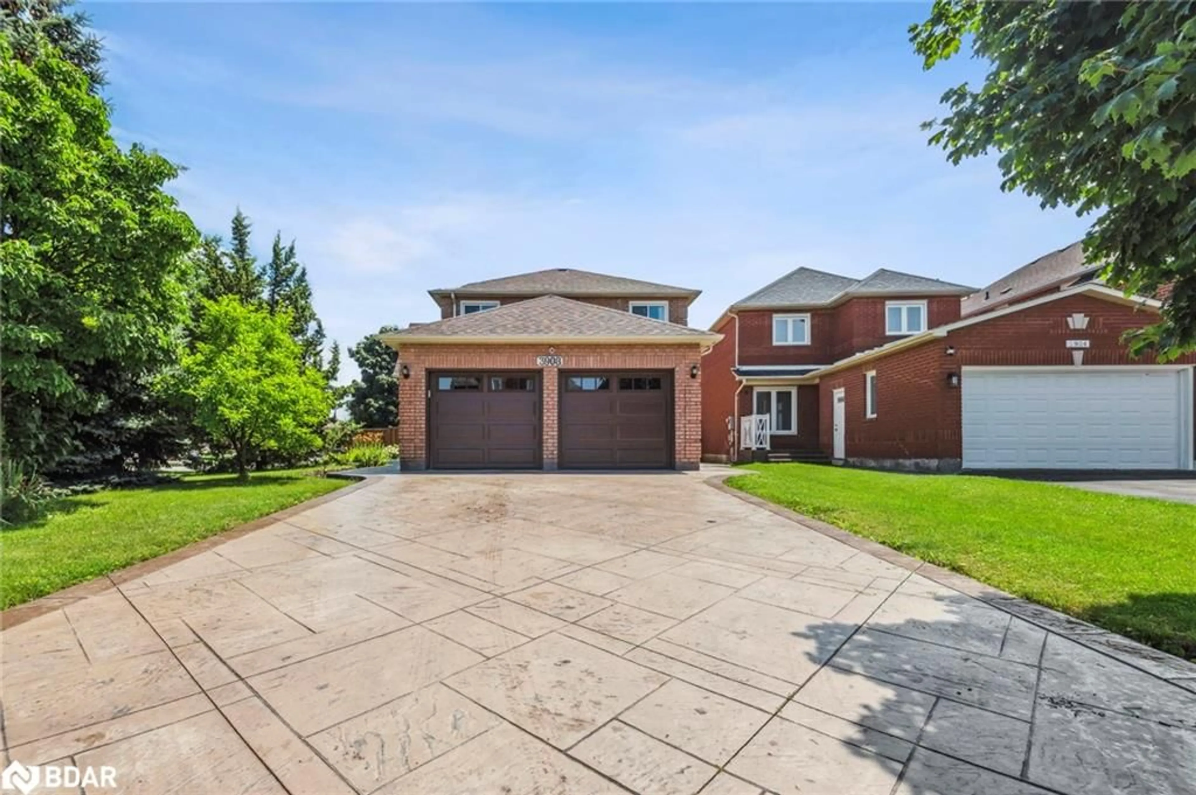 Home with brick exterior material for 3908 Densbury Dr, Mississauga Ontario L5N 6Y9