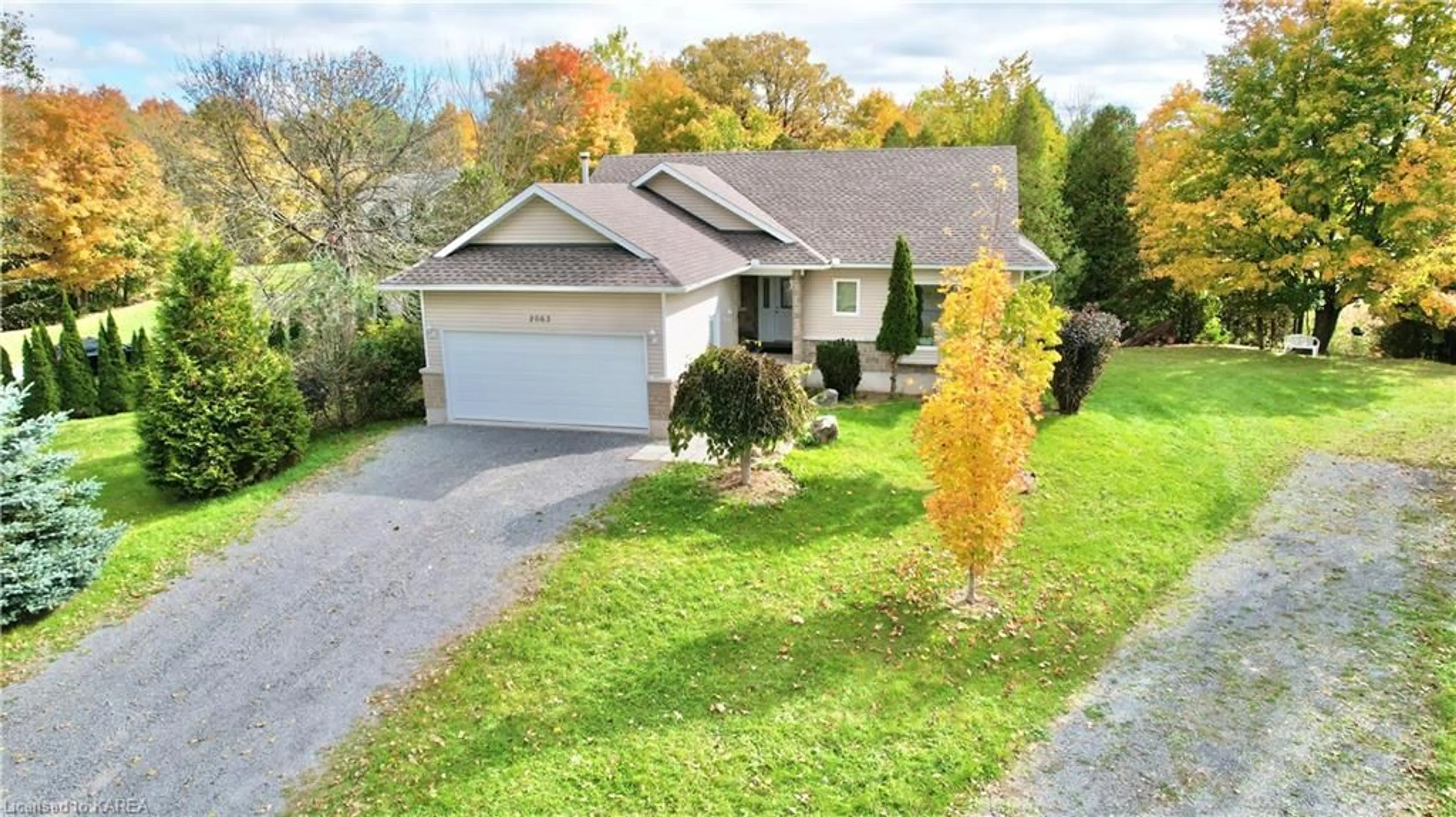 Frontside or backside of a home for 2063 Valleyview Dr, South Frontenac Ontario K0H 2W0