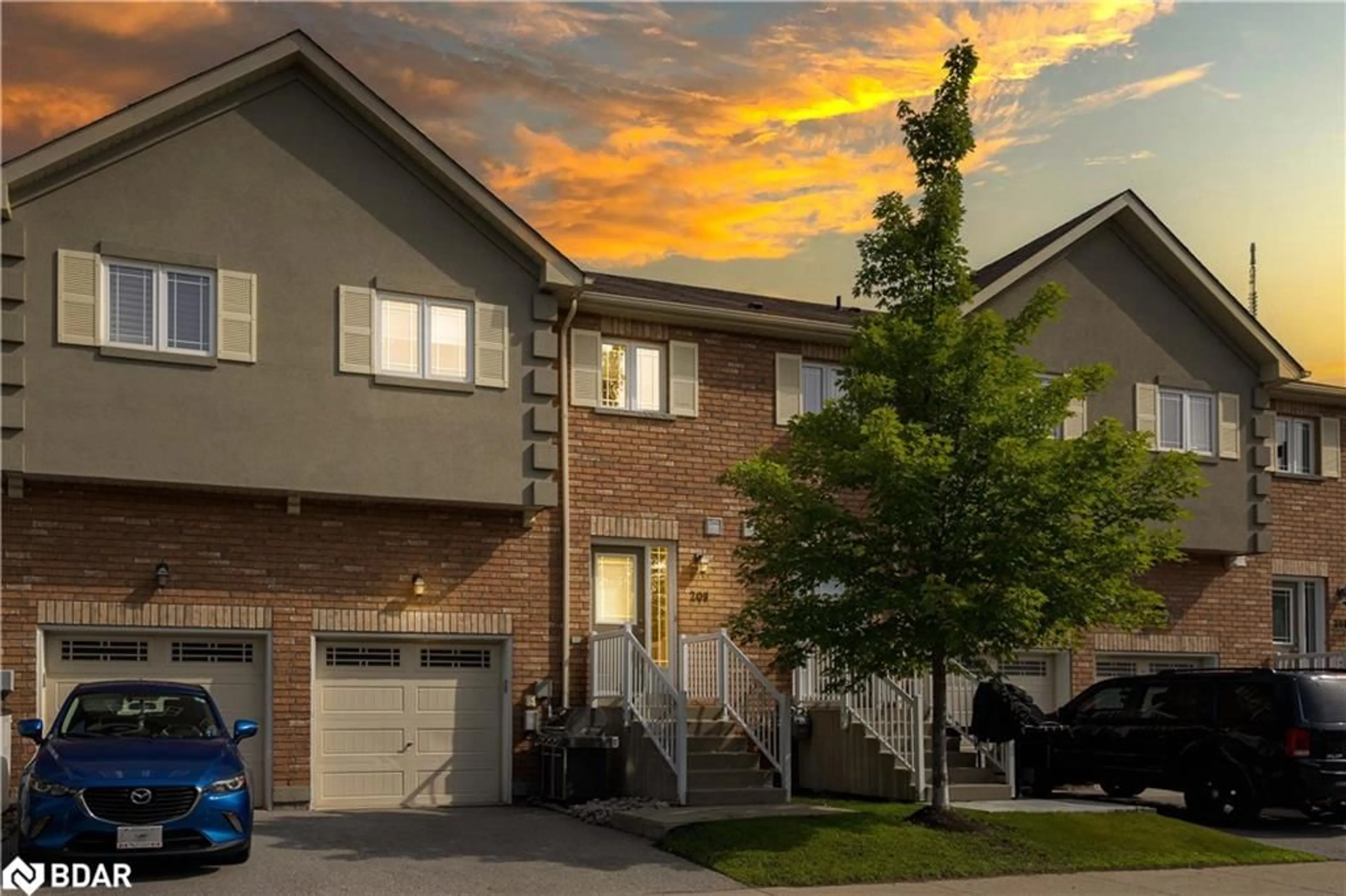 A pic from exterior of the house or condo for 209 Harvie Rd, Barrie Ontario L4N 9P8