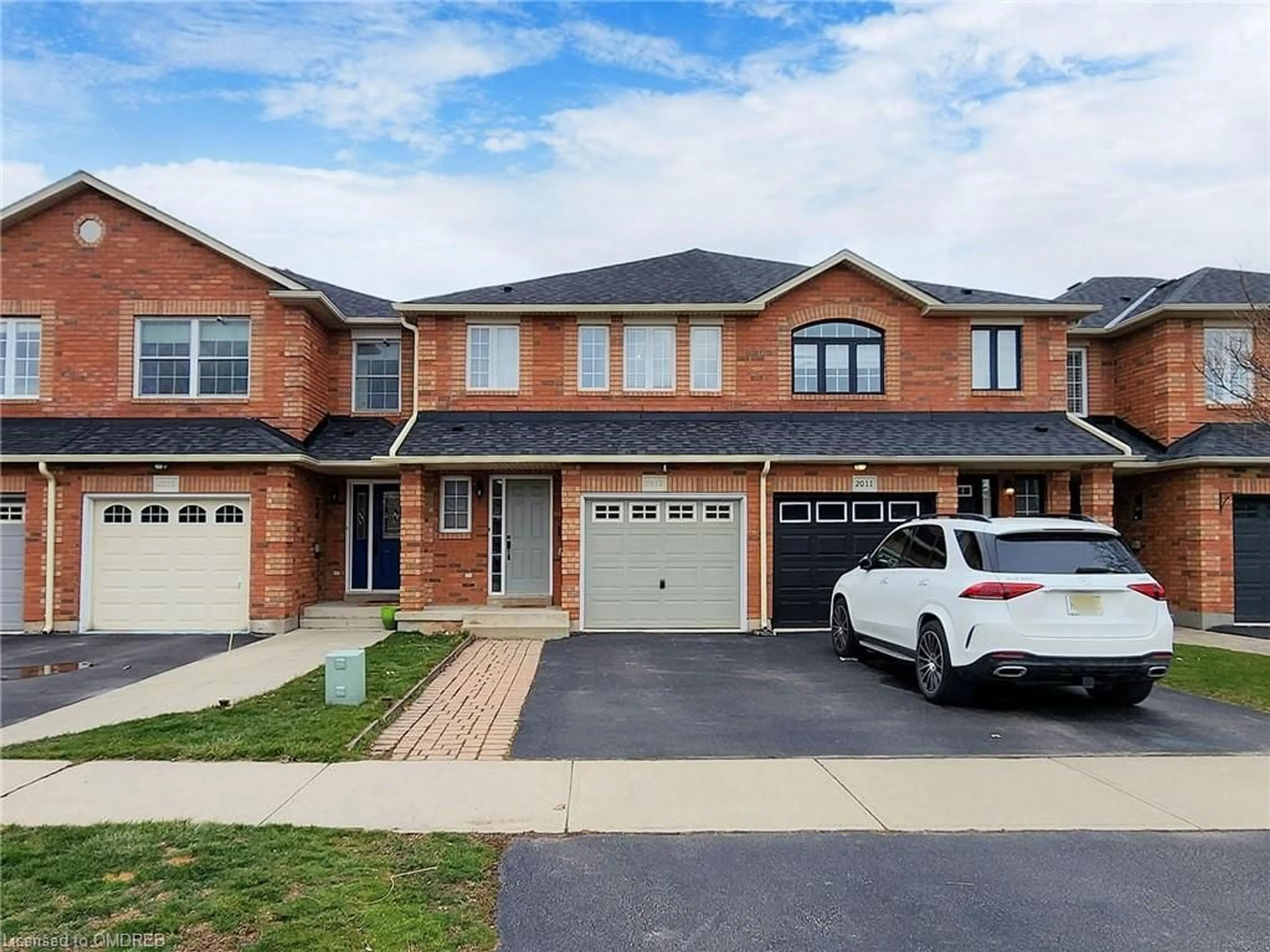 Home with brick exterior material for 2013 Erika Crt, Oakville Ontario L6M 4R4