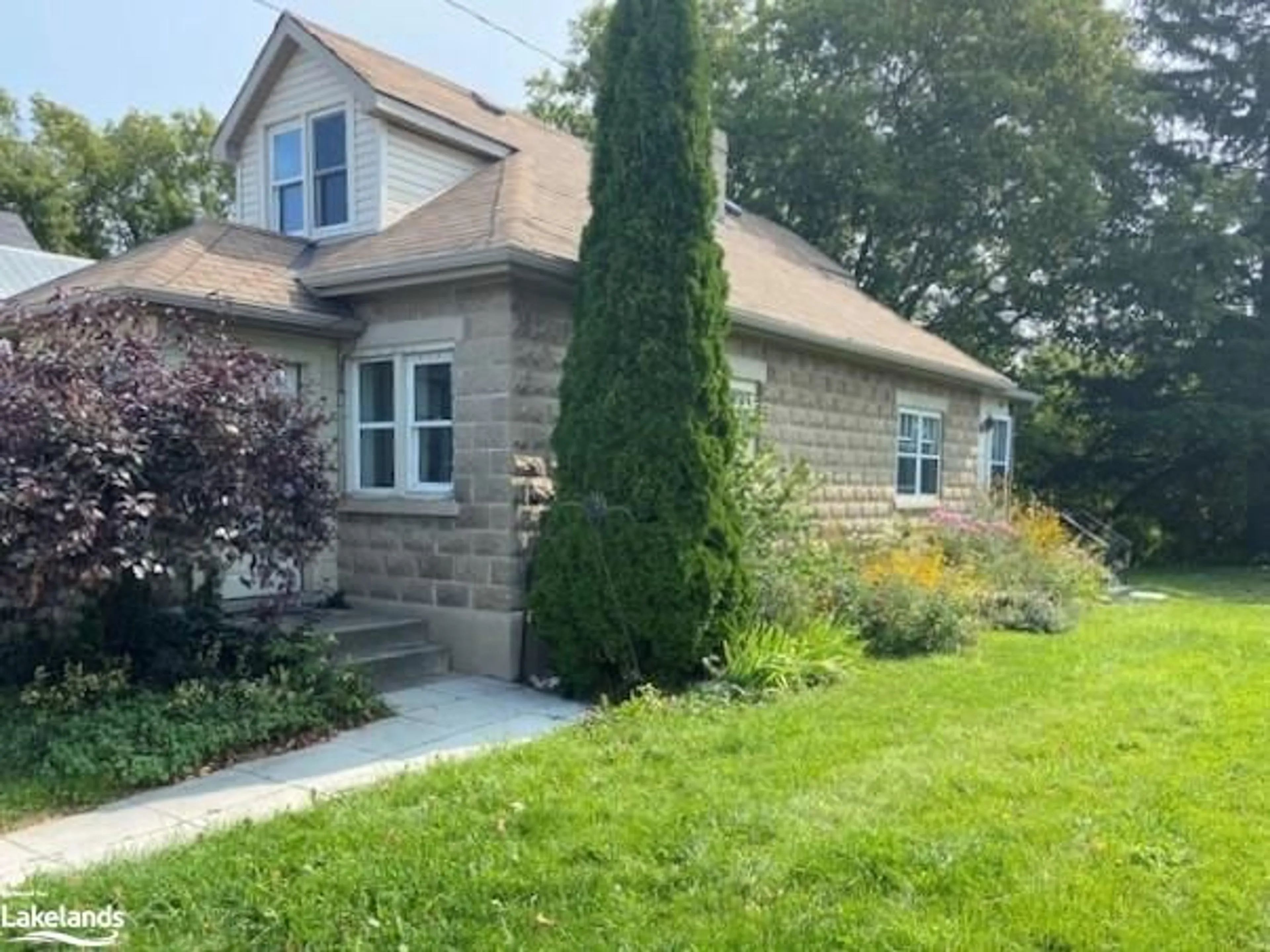 Frontside or backside of a home for 3 Bruce St, Thornbury Ontario N0H 2P0