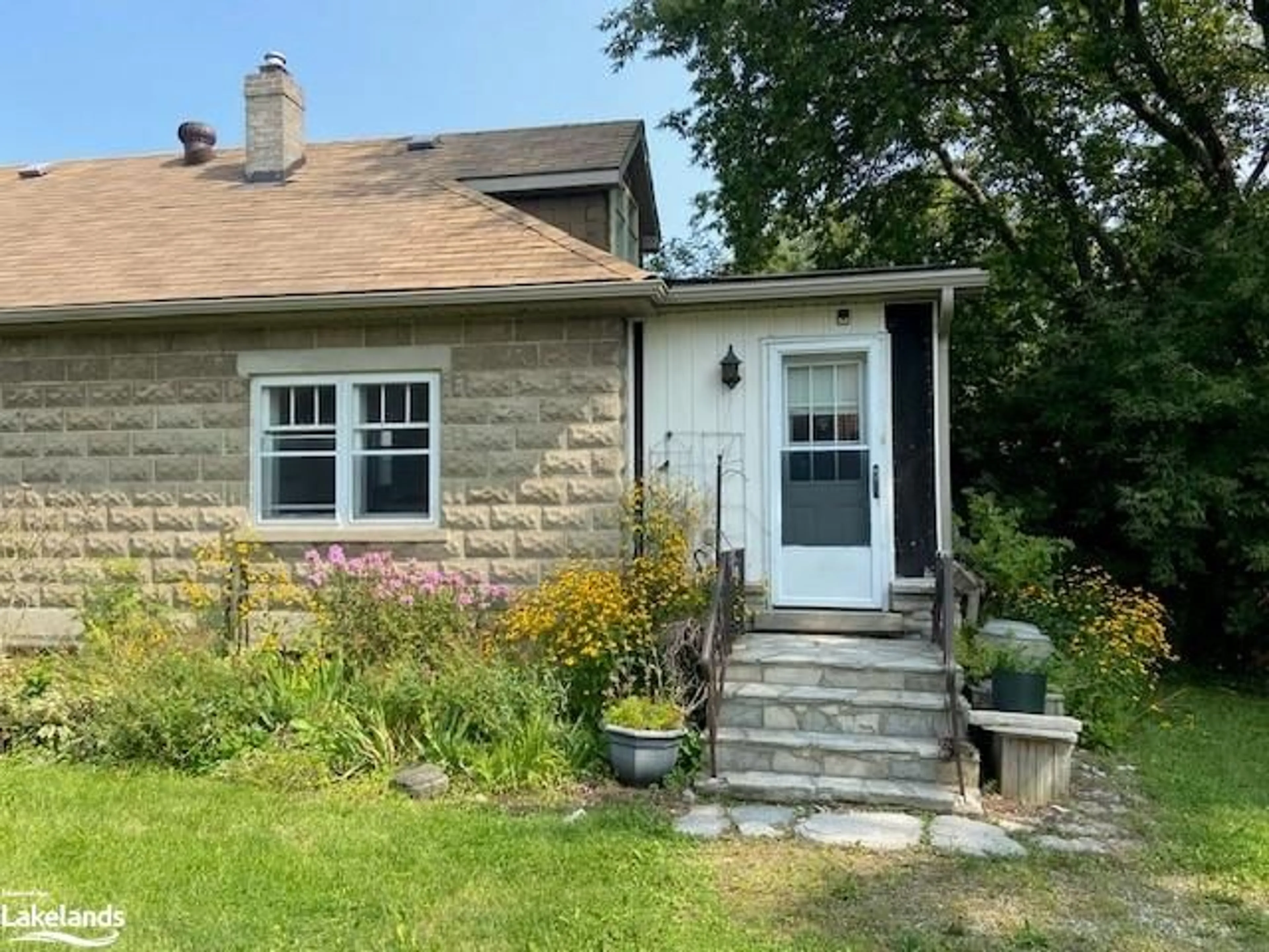 Cottage for 3 Bruce St, Thornbury Ontario N0H 2P0