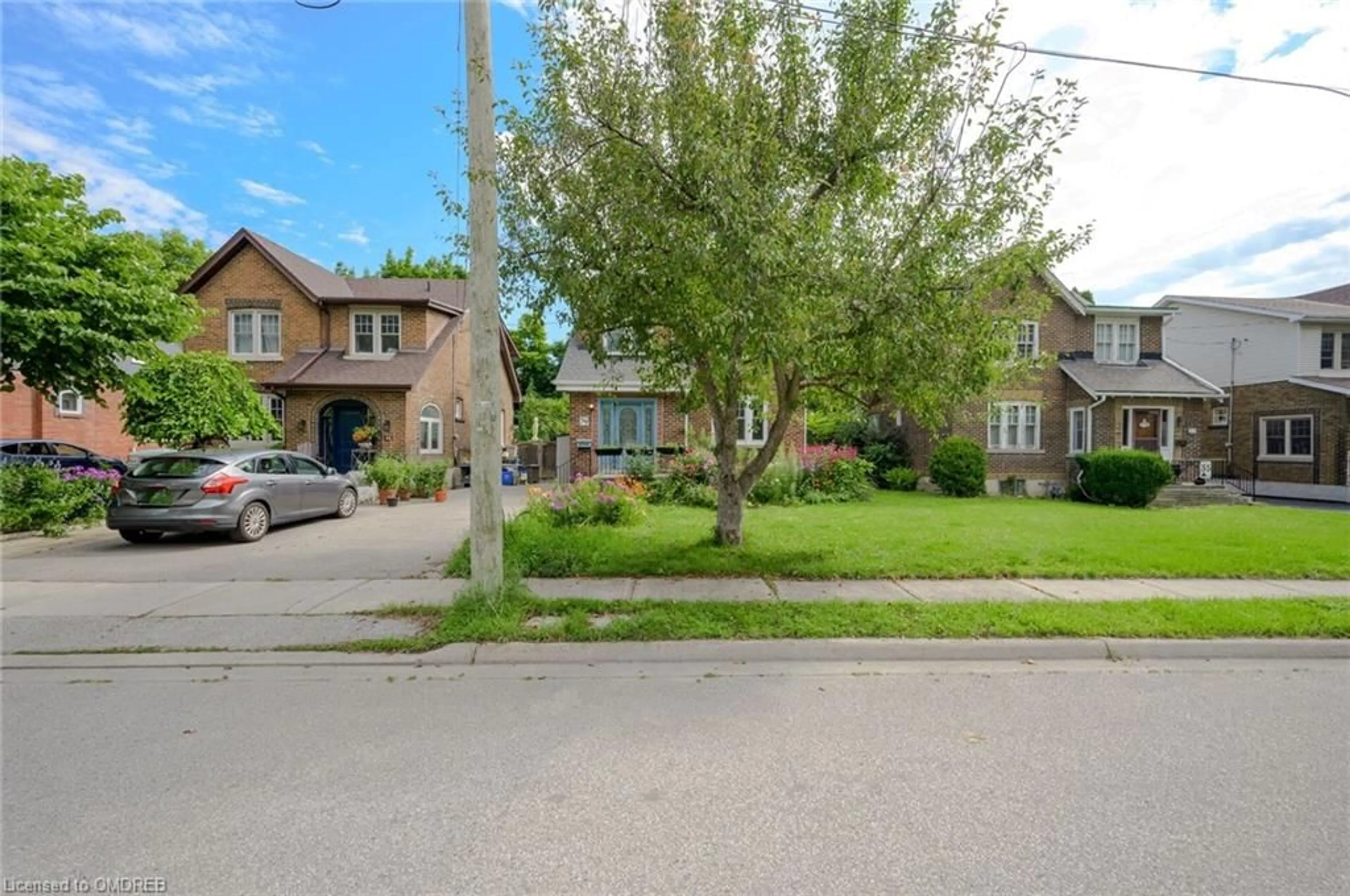 Street view for 39 Court St, Milton Ontario L9T 2S2