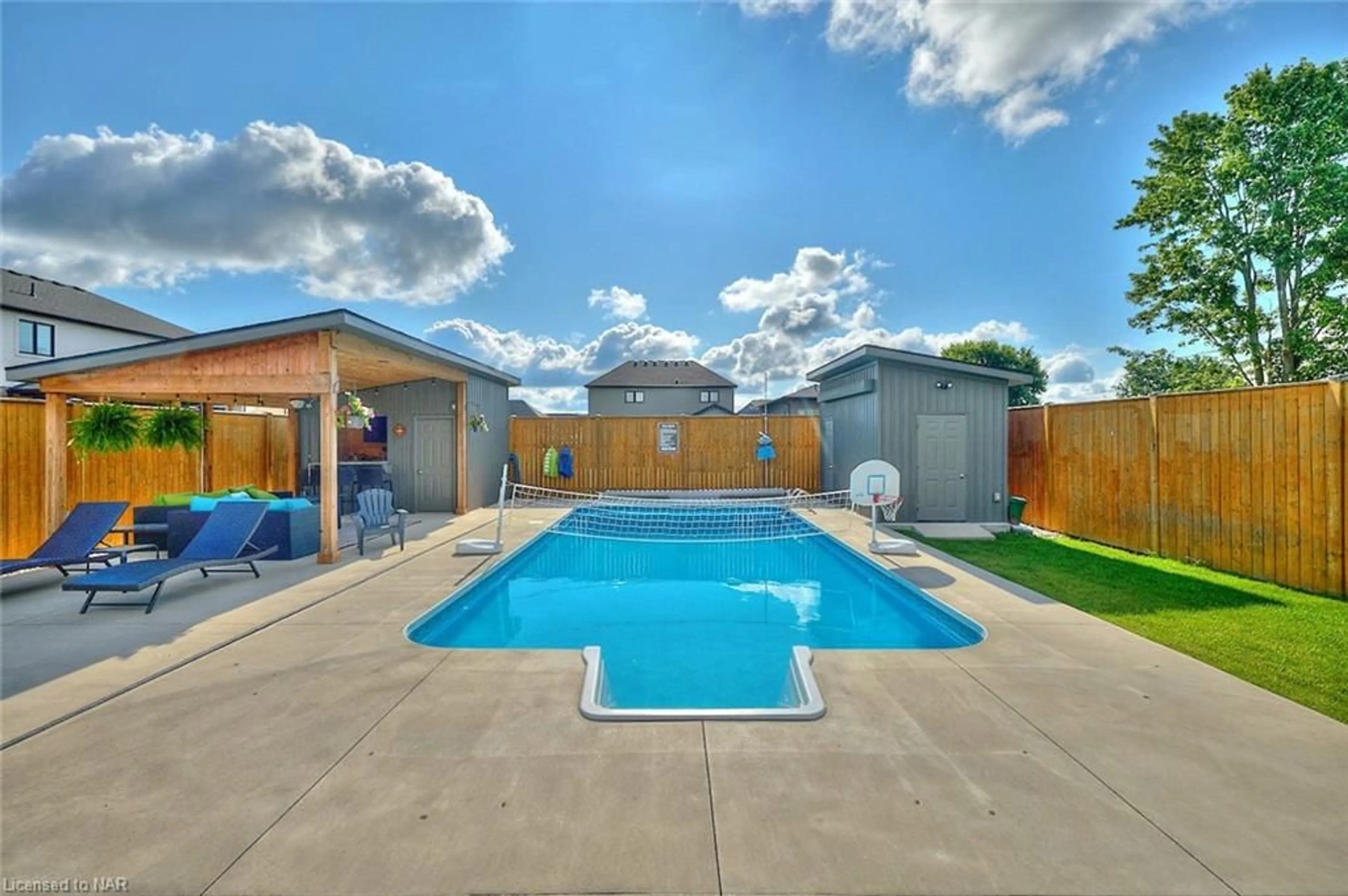 Indoor or outdoor pool for 3580 Black Creek Rd, Stevensville Ontario L0S 1S0