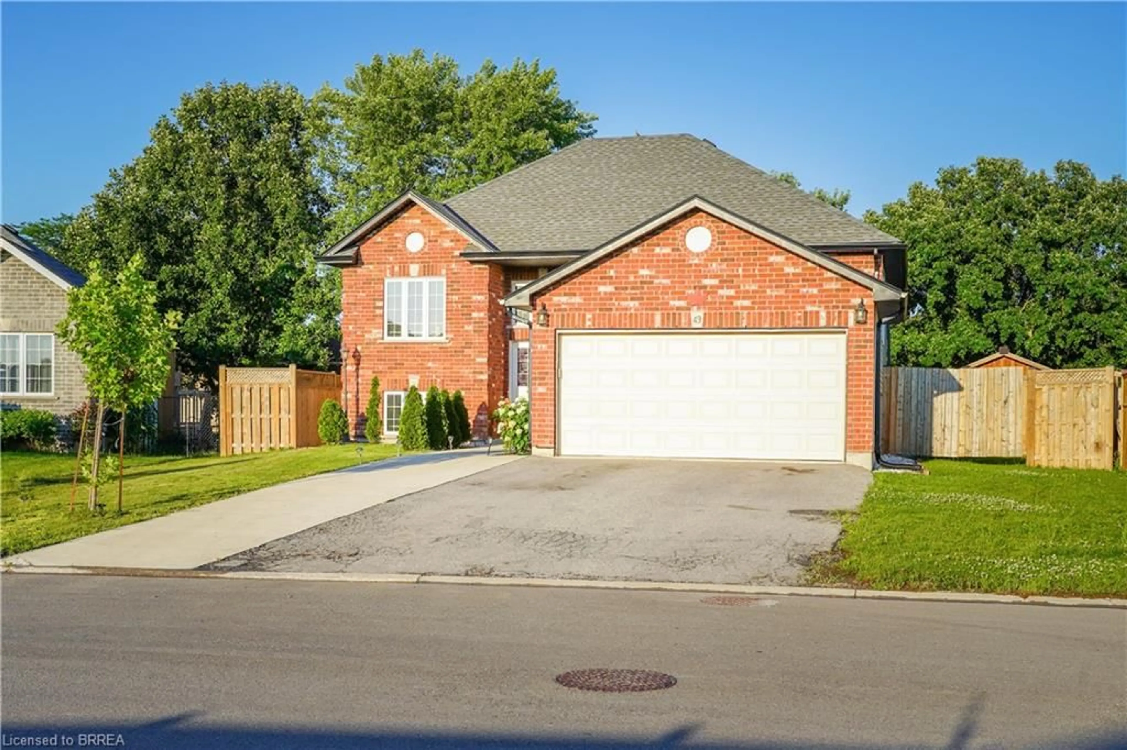Home with brick exterior material for 49 Dennis Dr, Norwich Ontario N0J 1P0
