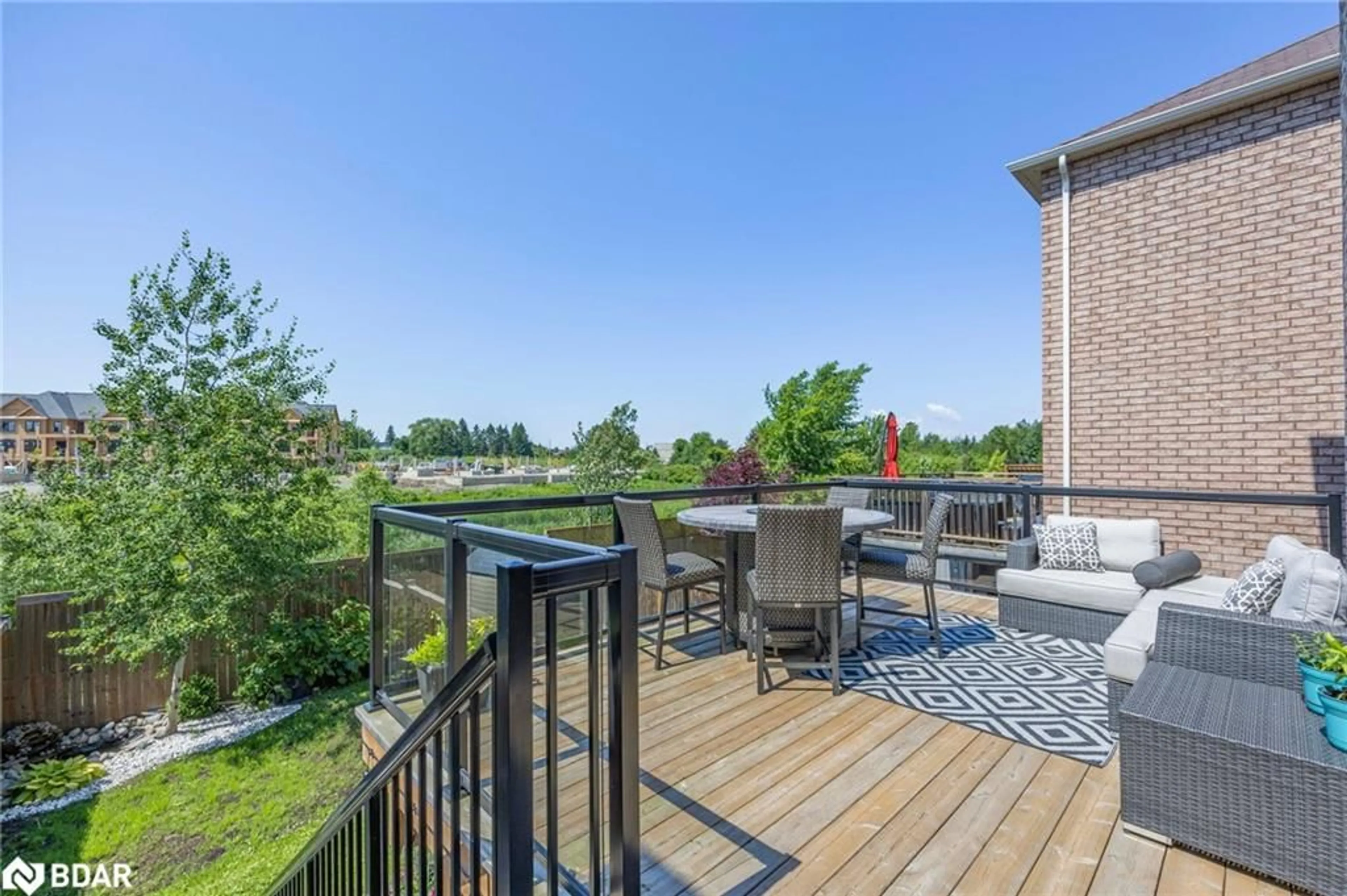Patio for 1208 Mary Lou St, Innisfil Ontario L9S 0C1