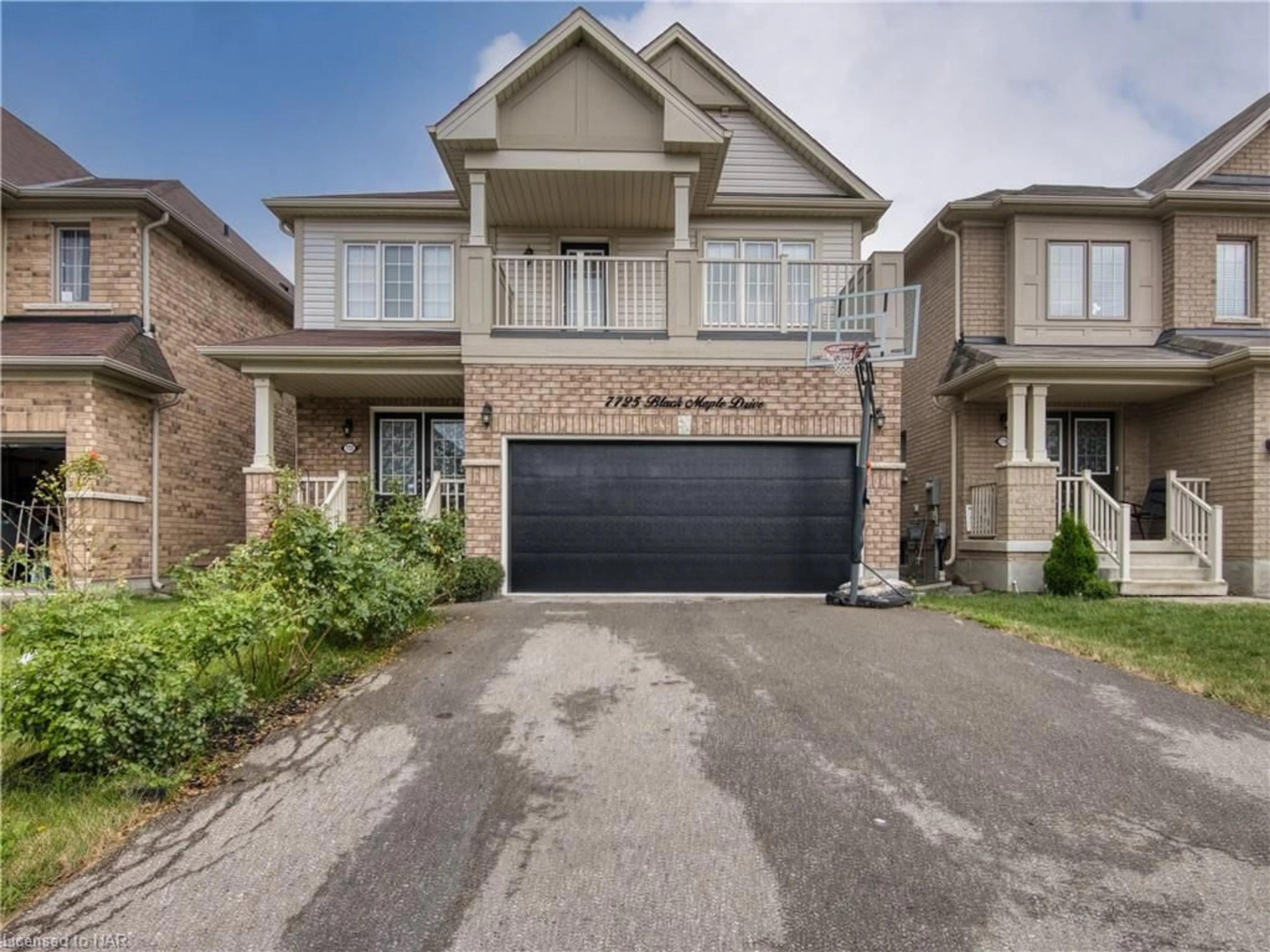 Frontside or backside of a home for 7725 Black Maple Dr, Niagara Falls Ontario L2H 0N7