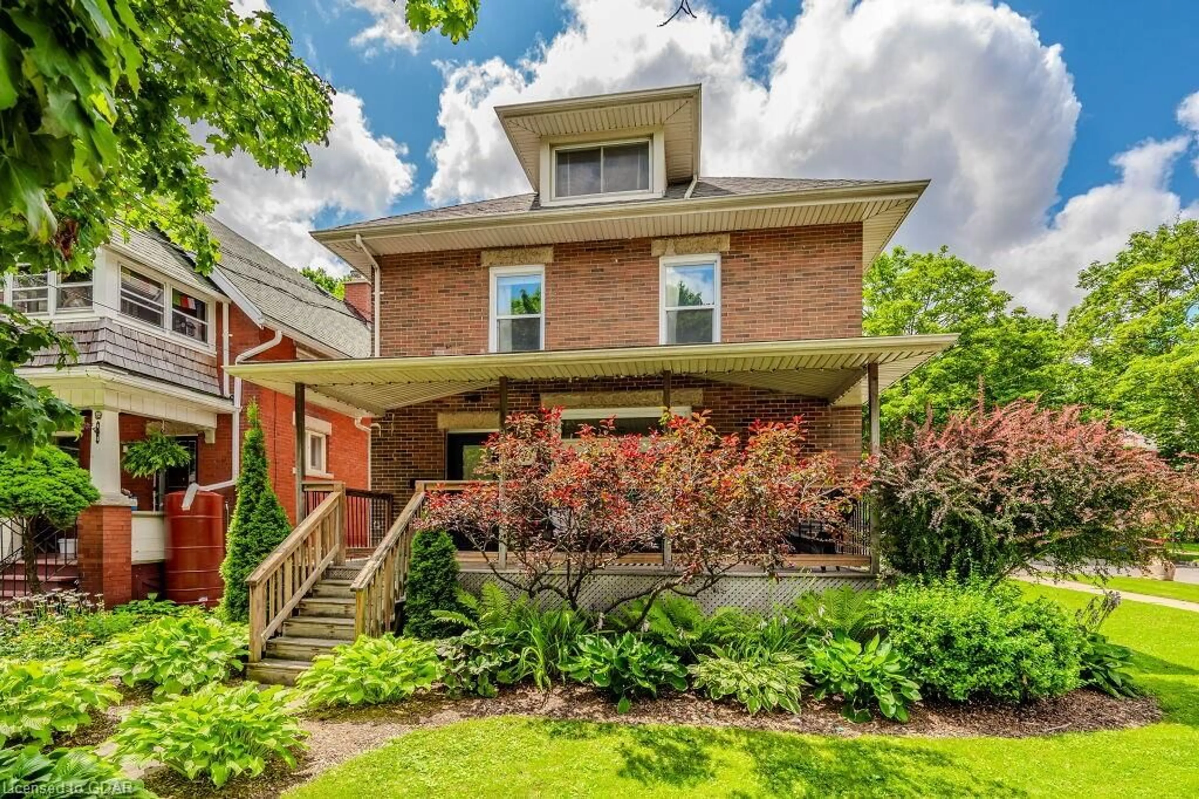 Home with brick exterior material for 90 Yorkshire St, Guelph Ontario N1H 5B2