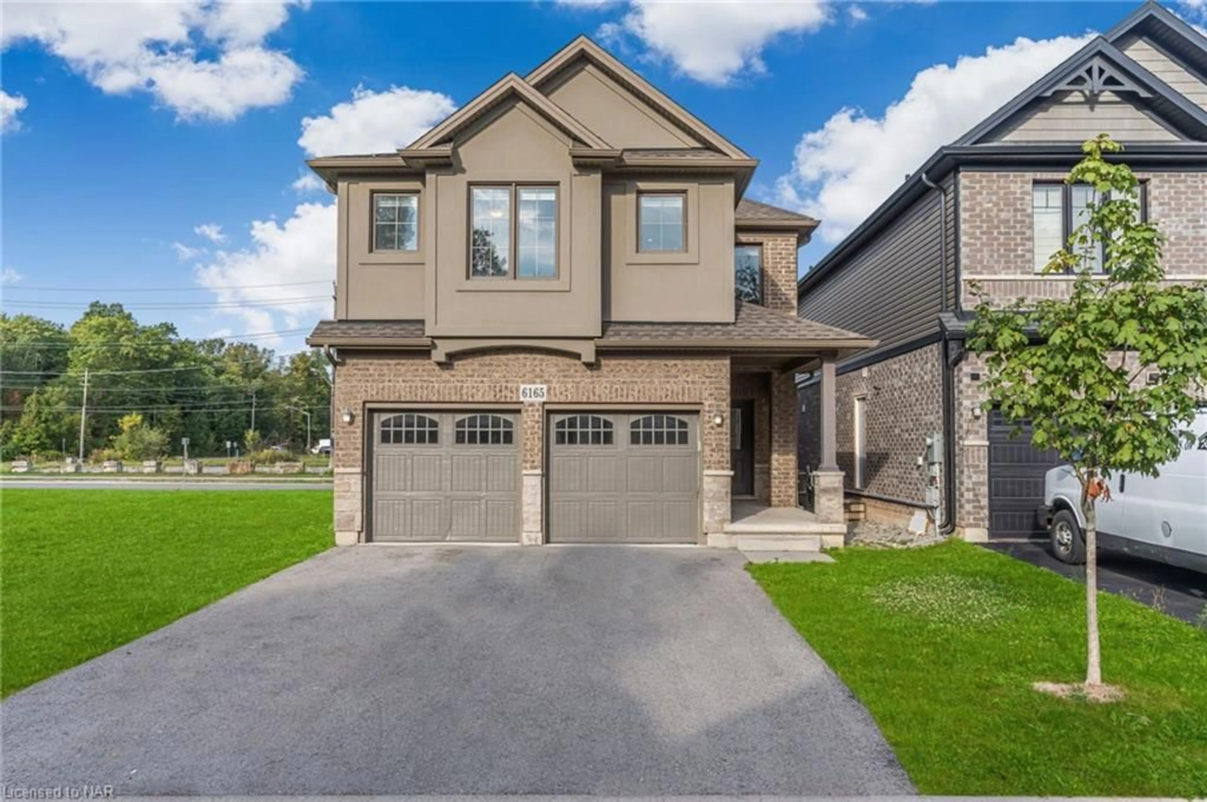 Frontside or backside of a home for 6165 Eaglewood Dr, Niagara Falls Ontario L2G 0A7