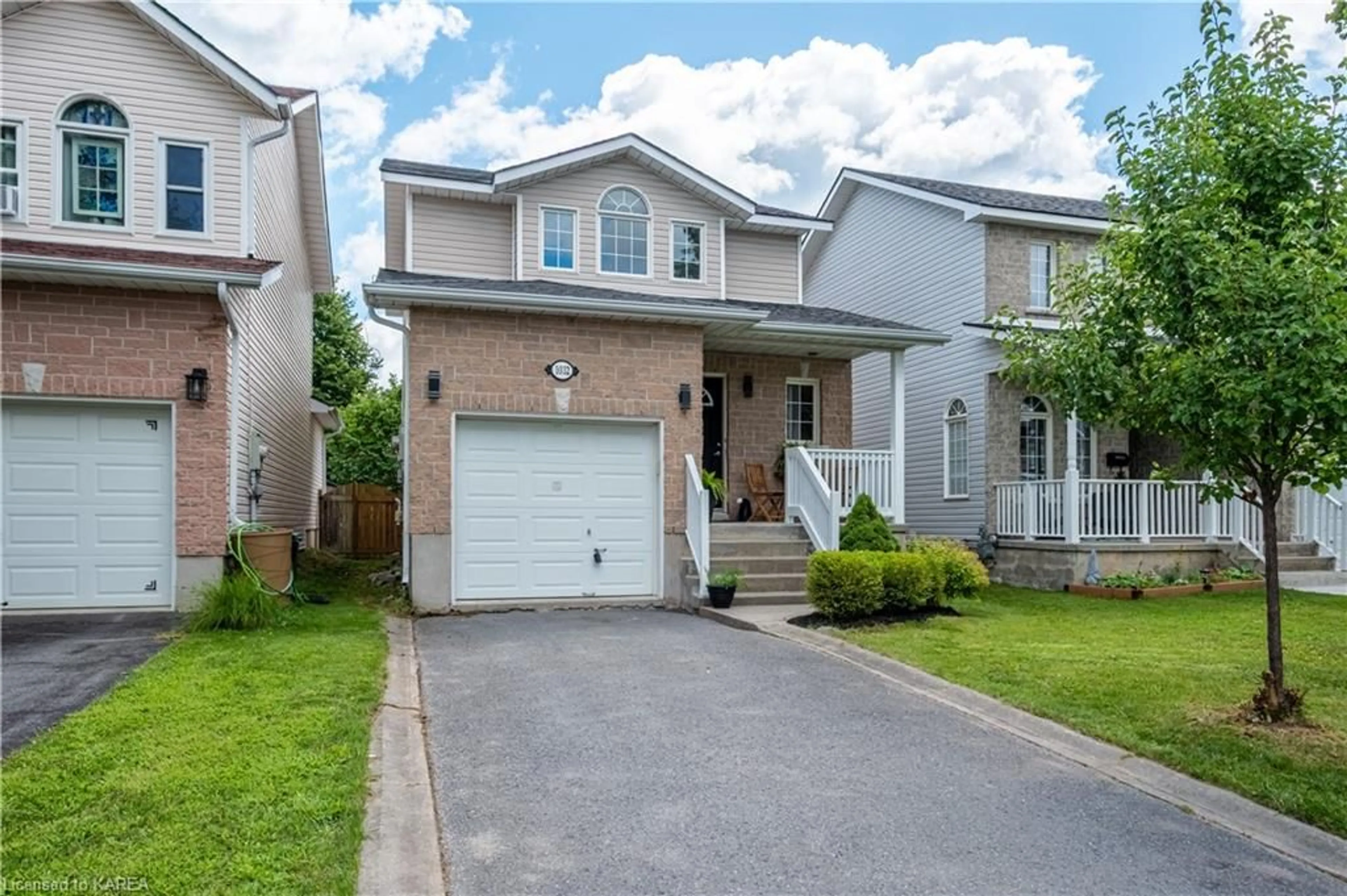 Frontside or backside of a home for 1032 Rainbow Cres, Kingston Ontario K7K 7J4