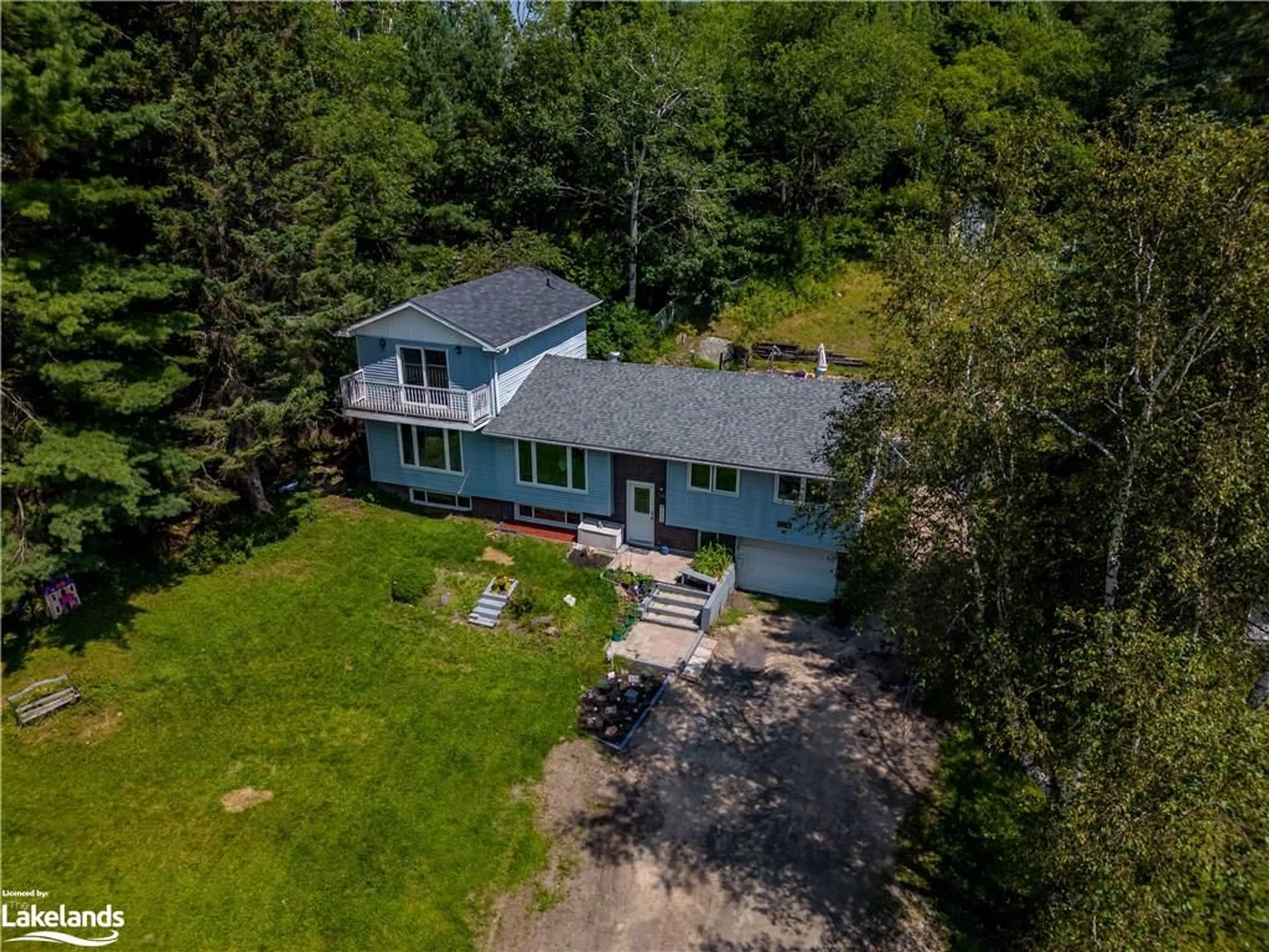 Frontside or backside of a home for 158 Hillcrest Dr, Huntsville Ontario P1H 1R3