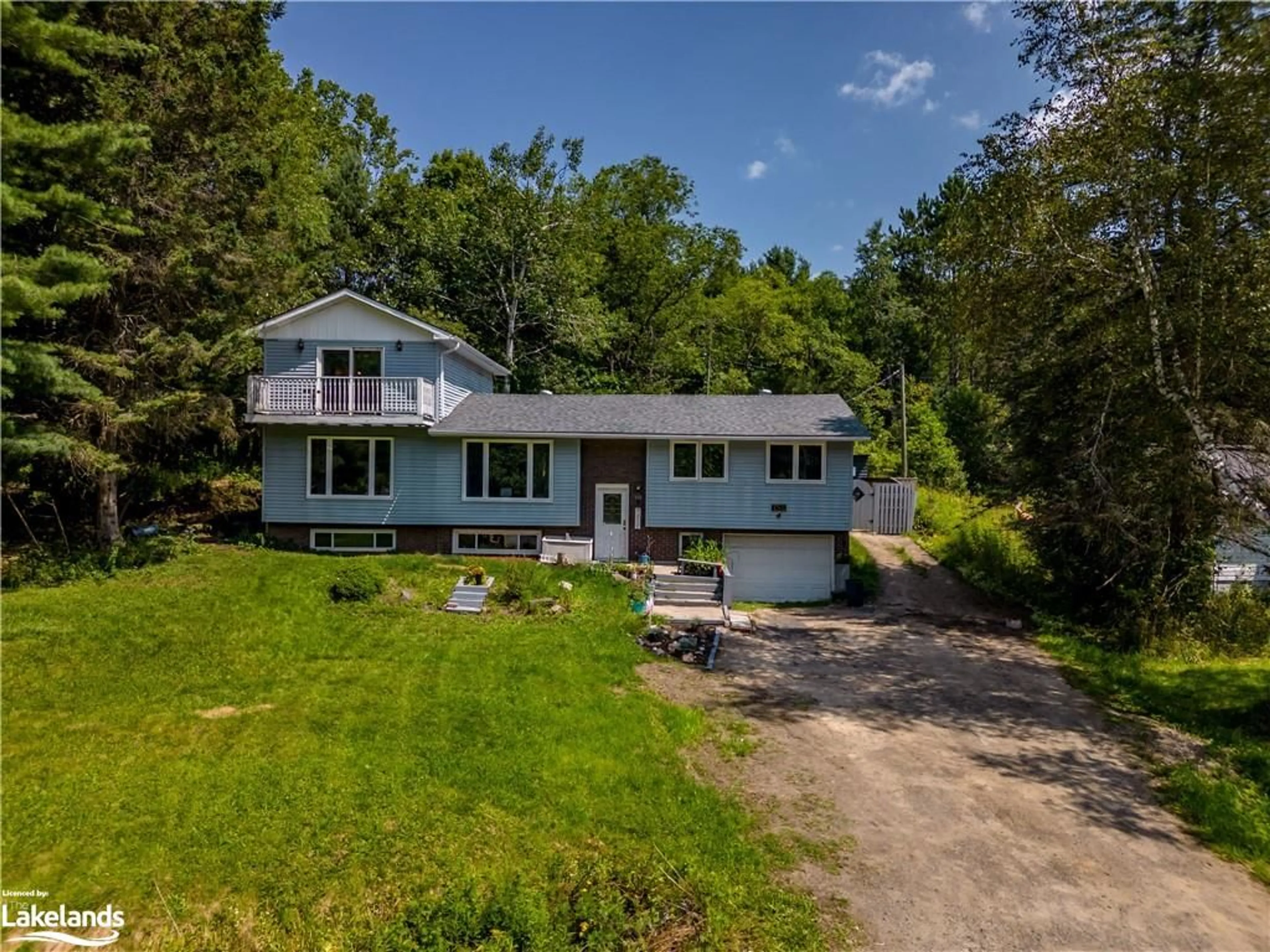 Frontside or backside of a home for 158 Hillcrest Dr, Huntsville Ontario P1H 1R3