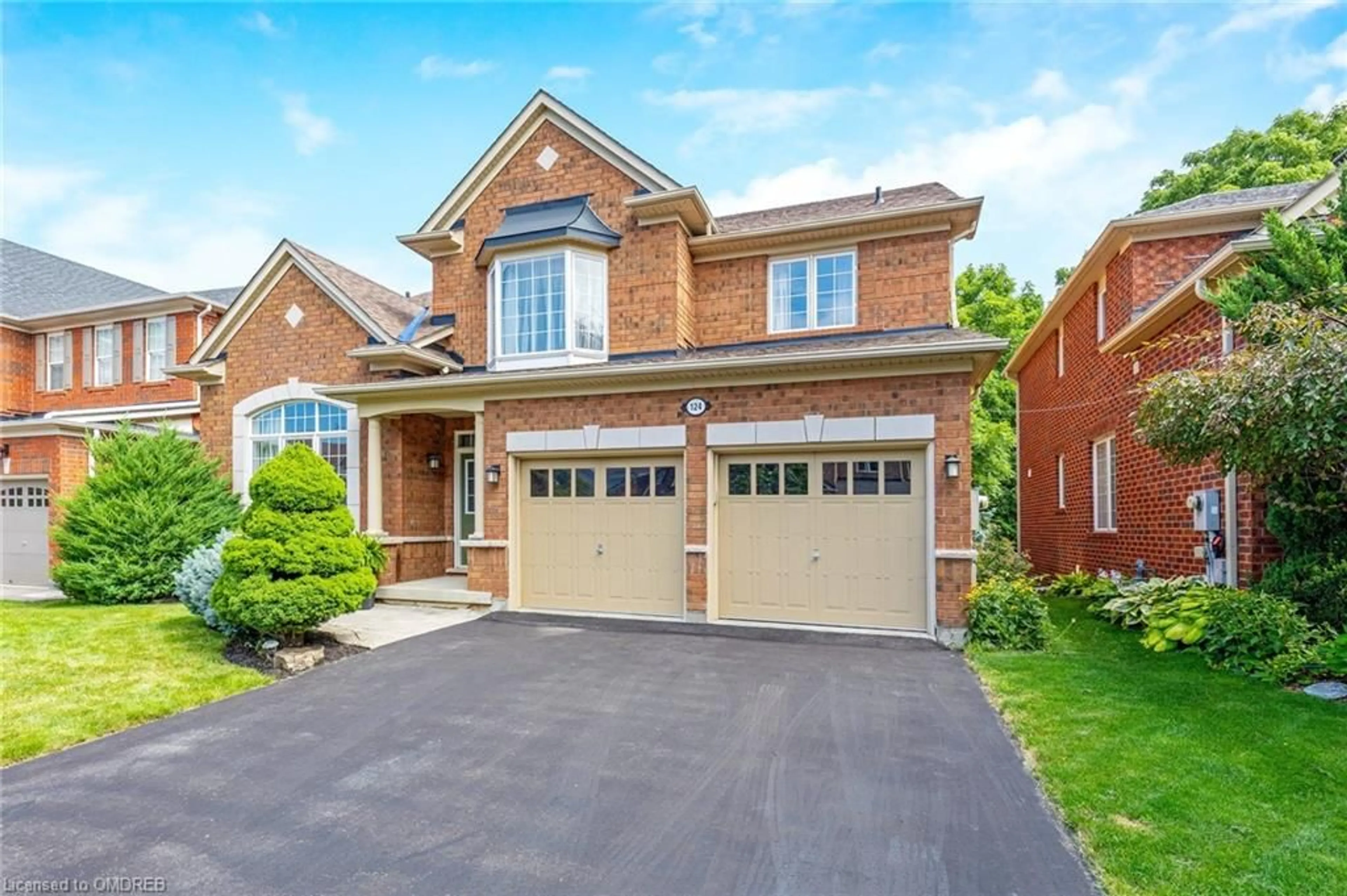 Home with brick exterior material for 124 Arborglen Dr, Georgetown Ontario L7G 6L1