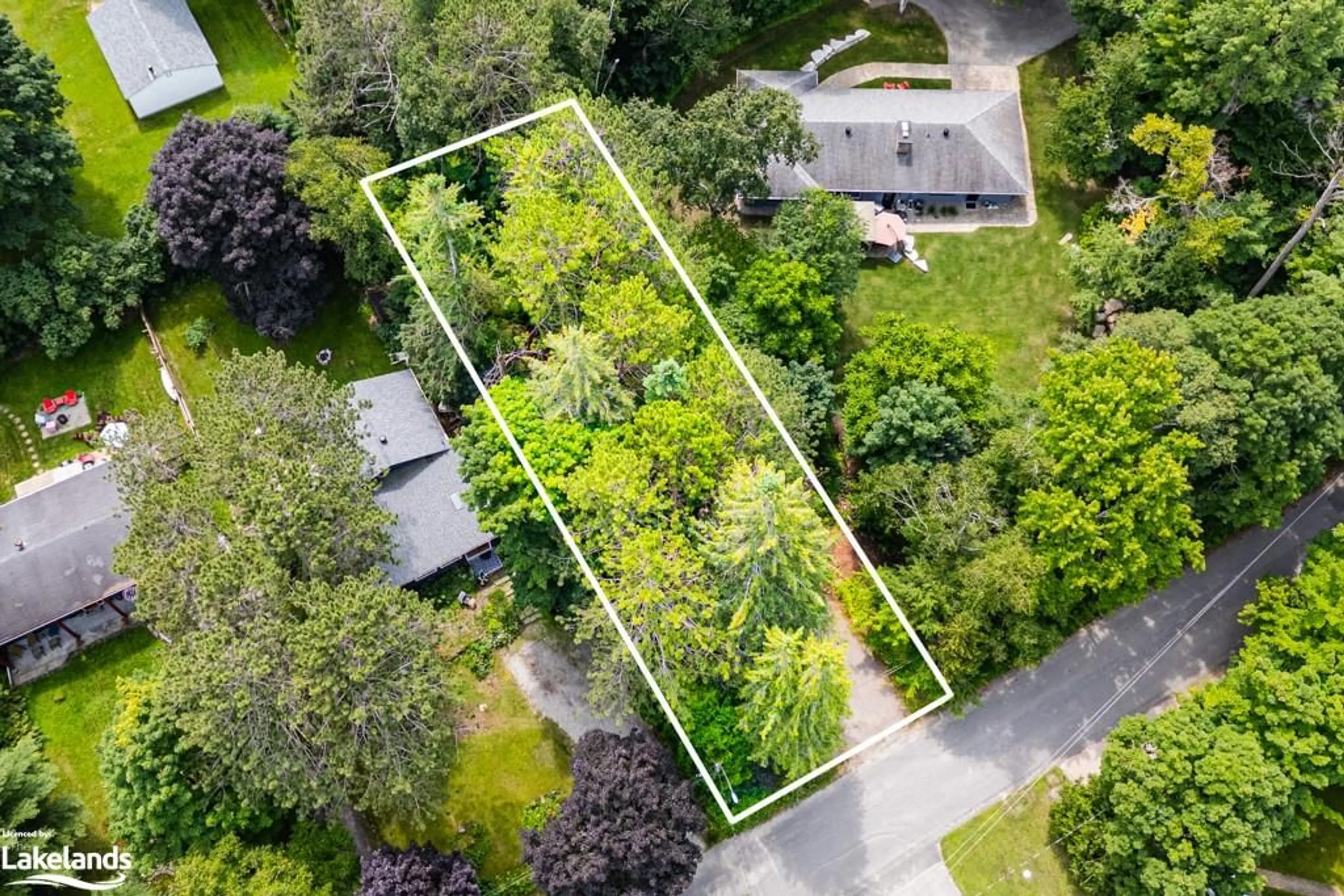 Frontside or backside of a home for 375 Lorne St St, Gravenhurst Ontario P1P 1C5