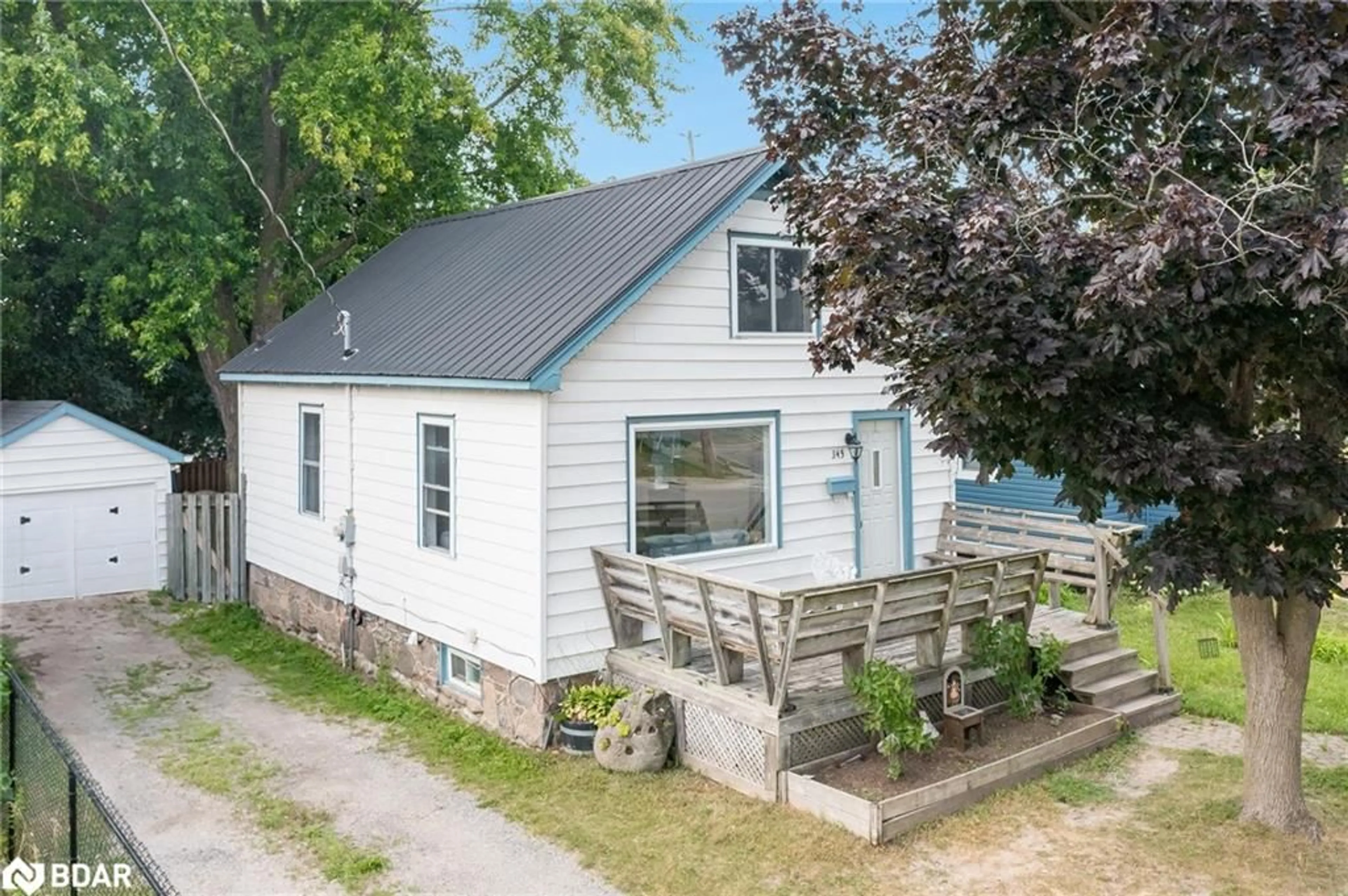 Cottage for 345 East St, Orillia Ontario L3V 4C4