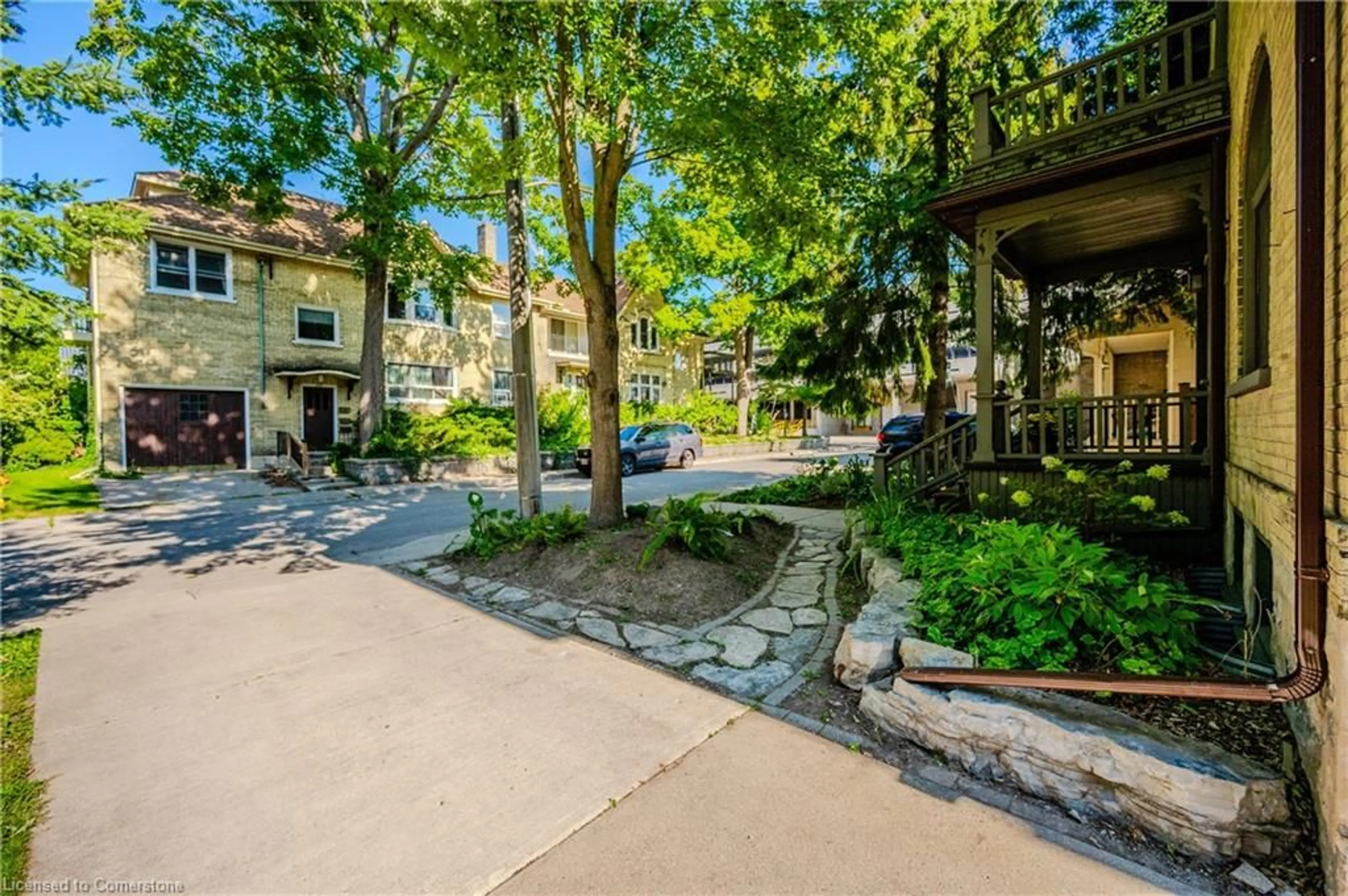 A pic from exterior of the house or condo, the street view for 7 Richmond Ave, Kitchener Ontario N2G 1Z1