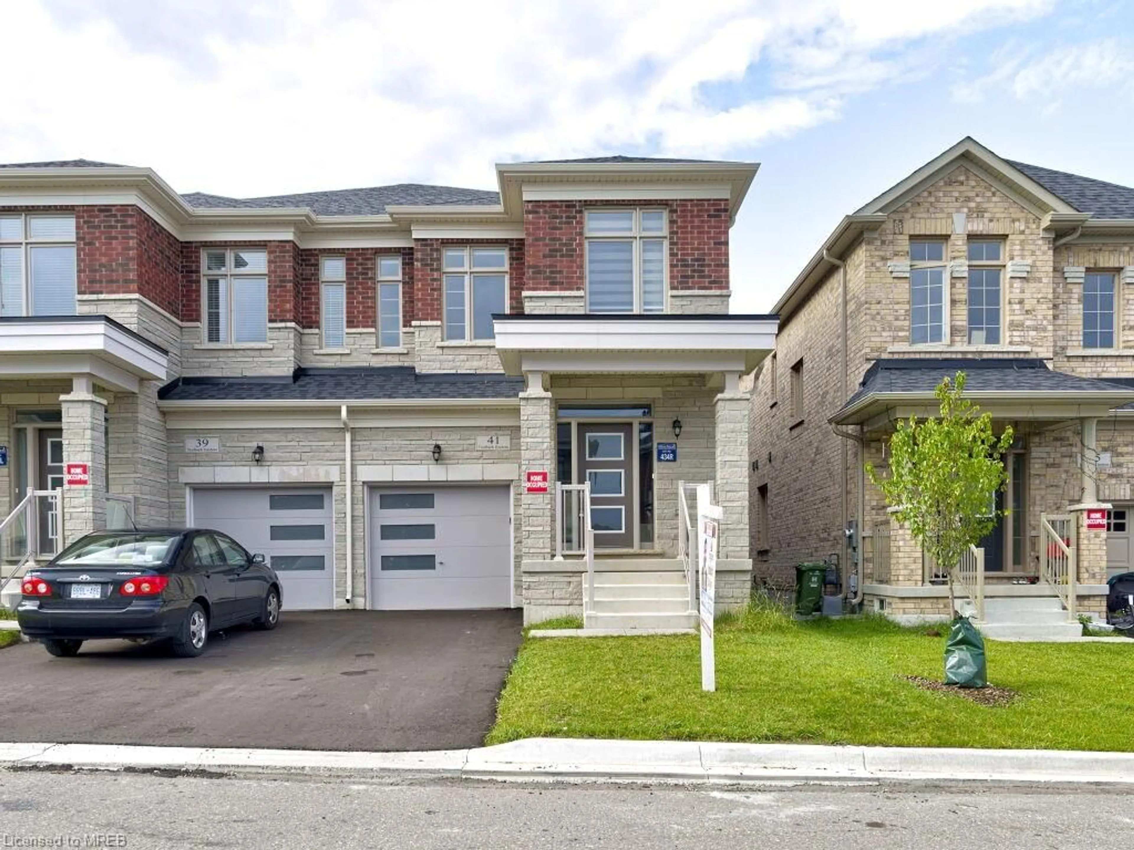 A pic from exterior of the house or condo for 41 Trailbank Gdns, Waterdown Ontario L8B 1Y5