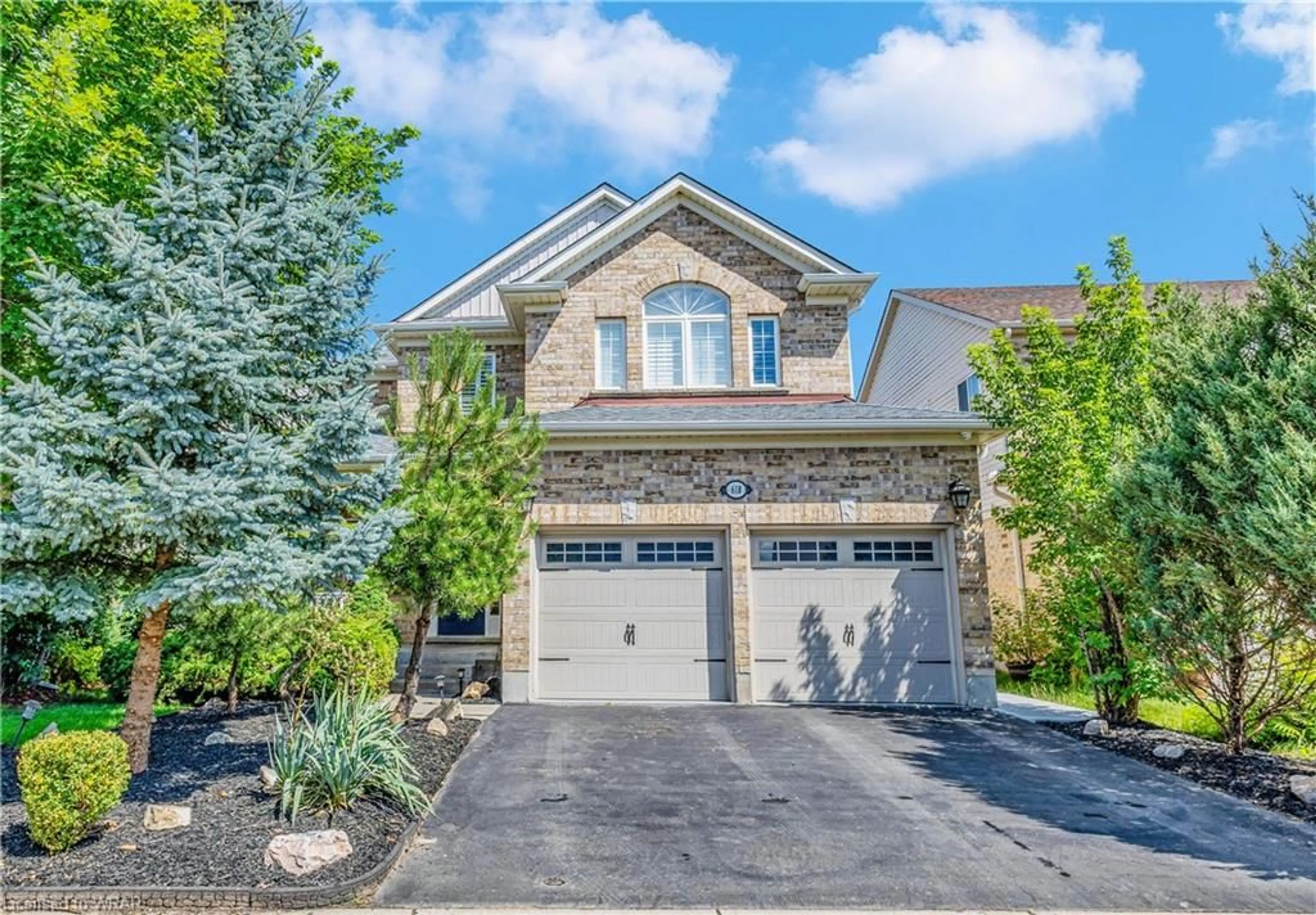 Frontside or backside of a home for 618 Thomas Slee Dr, Kitchener Ontario N2P 2Y8