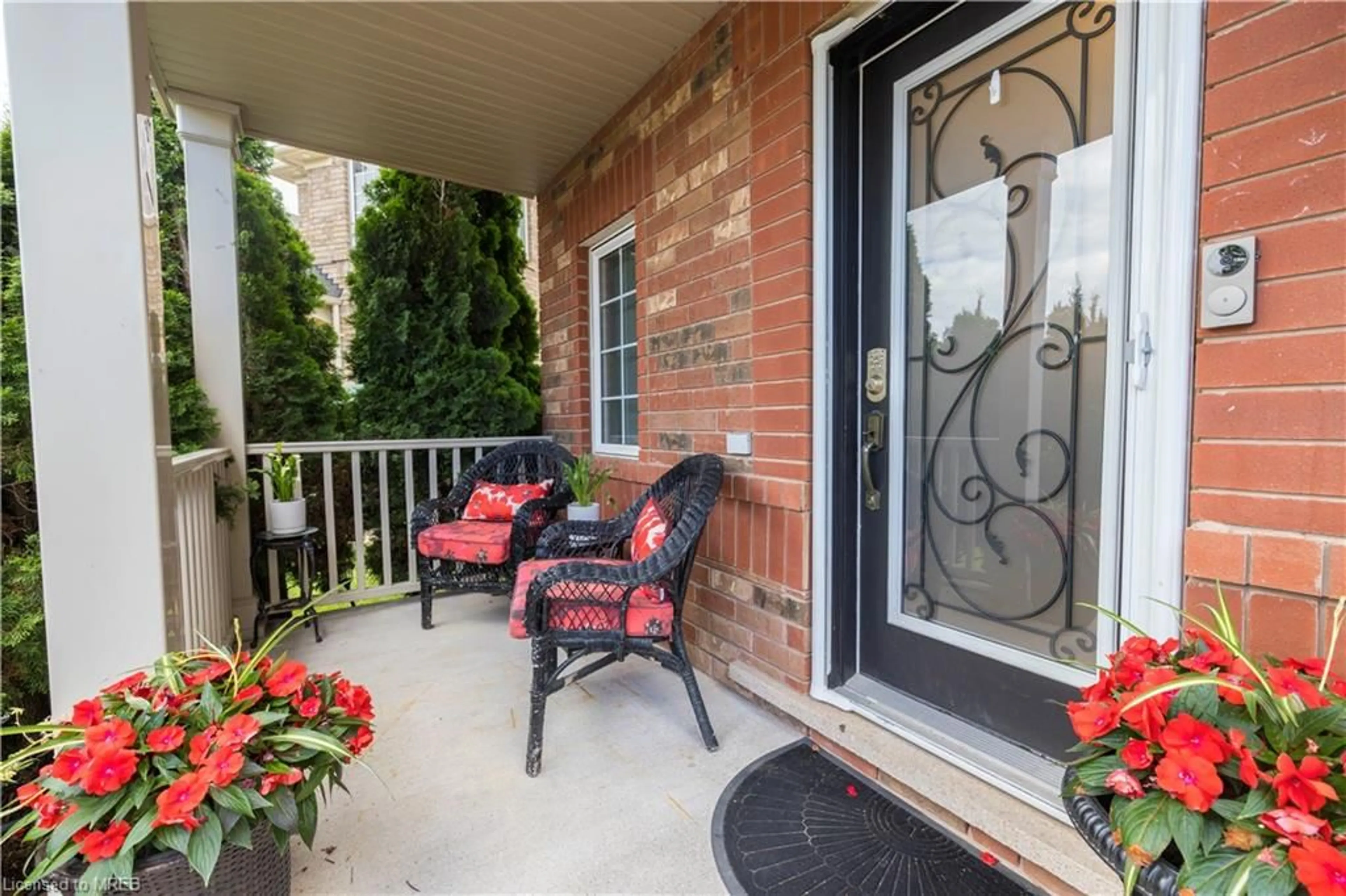 Patio for 810 Gifford Cres, Milton Ontario L9T 0L1