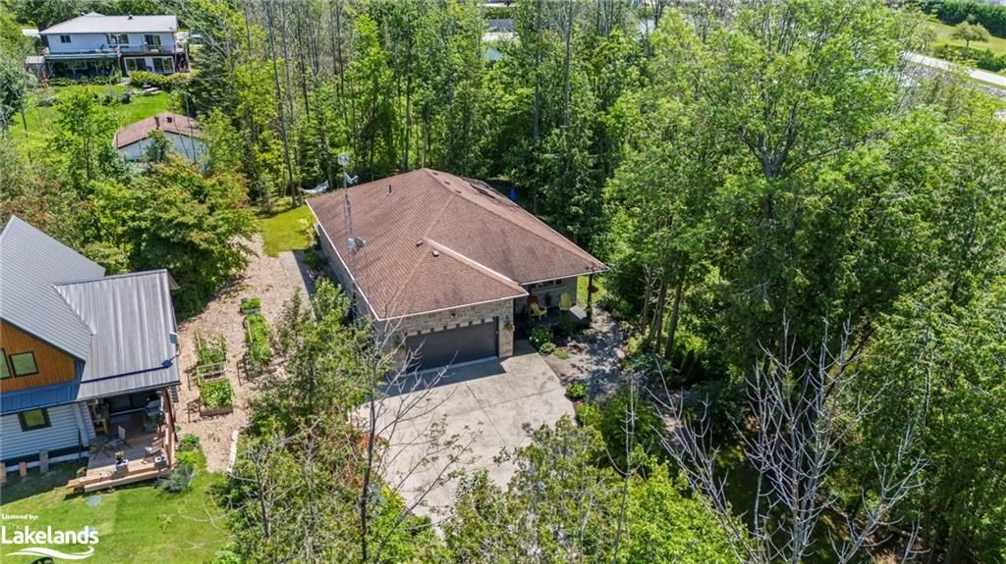 Cottage for 170 Lakeshore Rd, Georgian Bluffs Ontario N0H 2T0