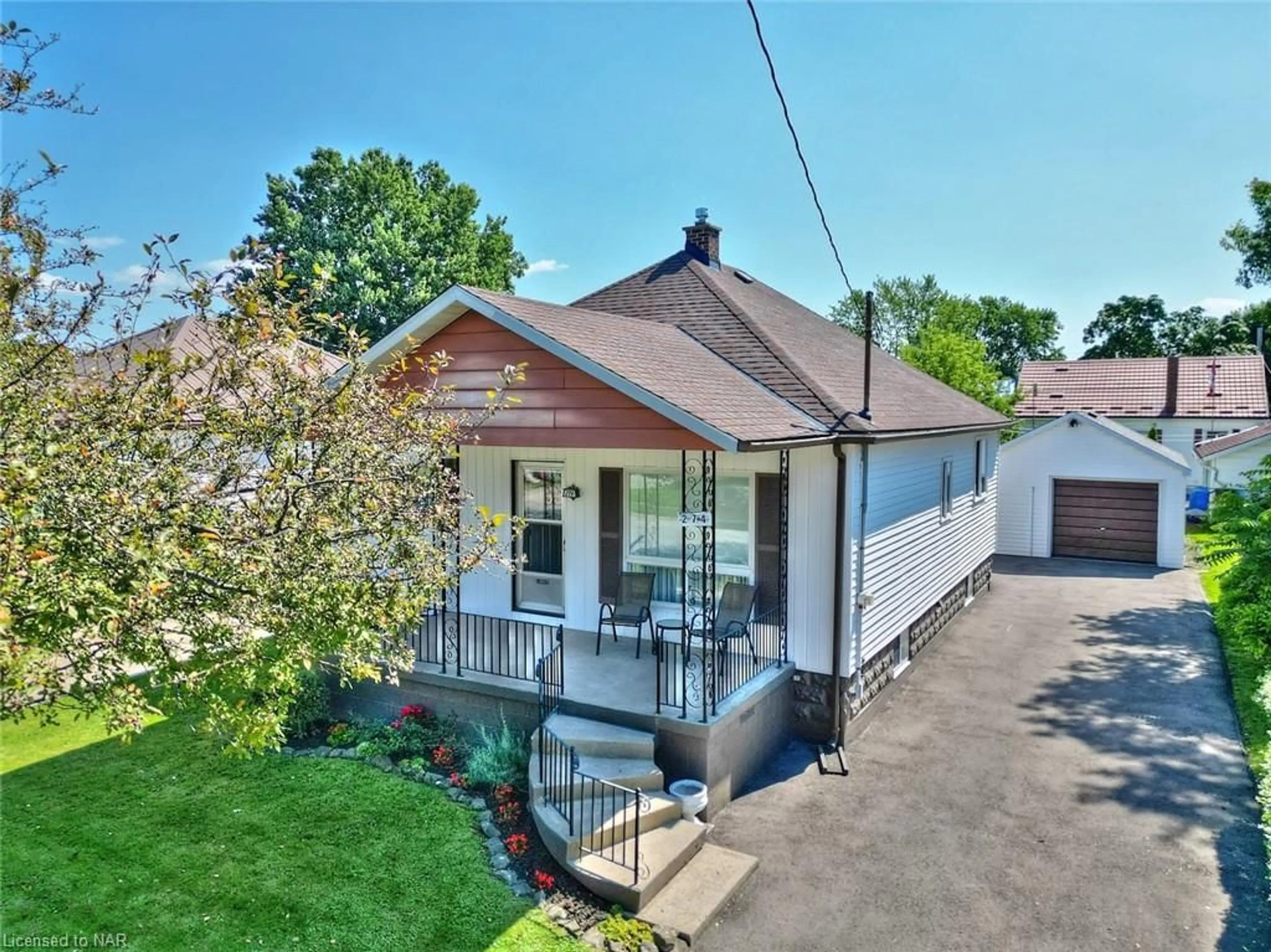 Frontside or backside of a home for 274 Mcalpine Ave, Welland Ontario L3B 1T9