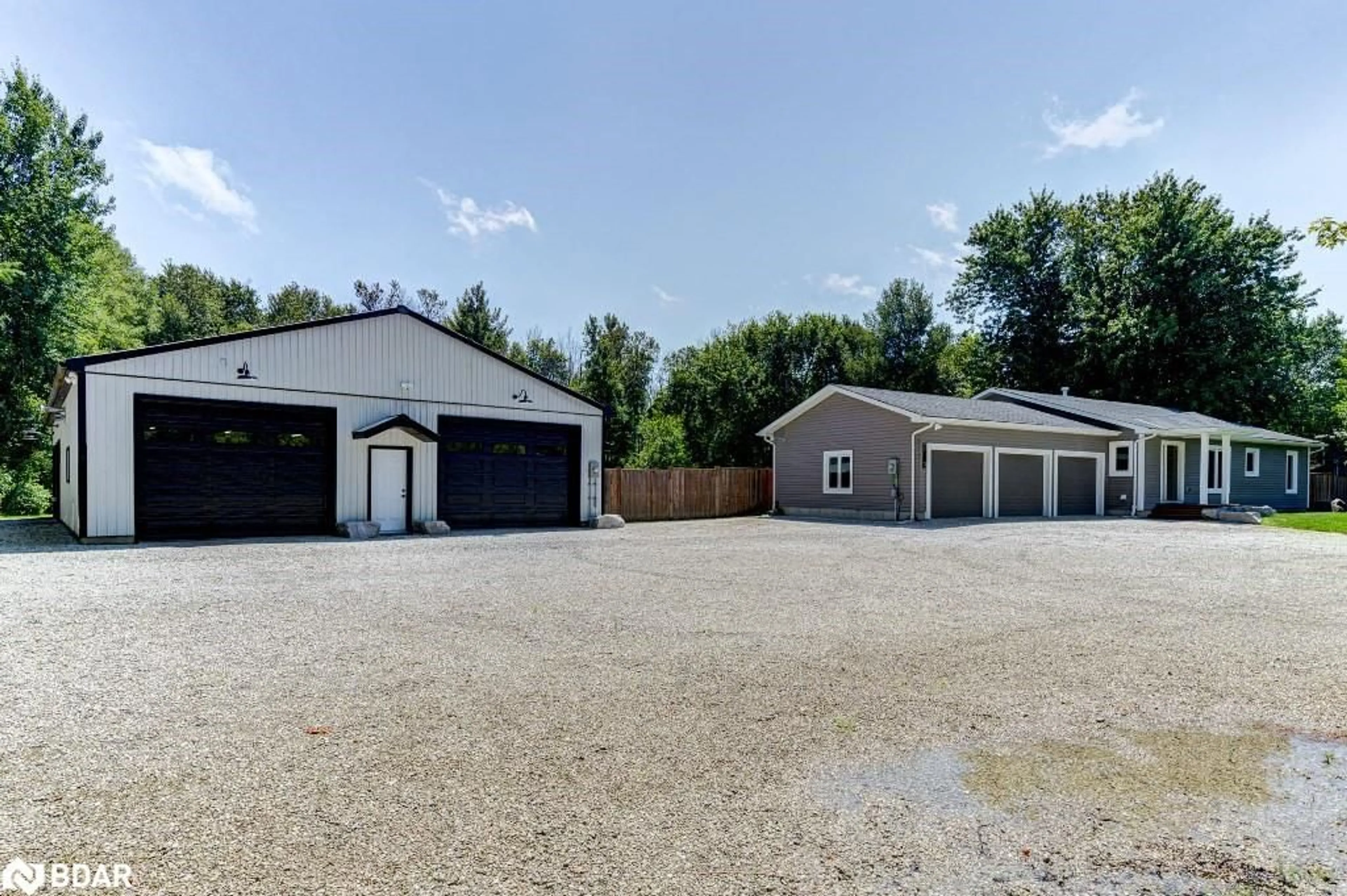 Indoor garage for 1213 Shore Acres Dr, Innisfil Ontario L0L 1R0