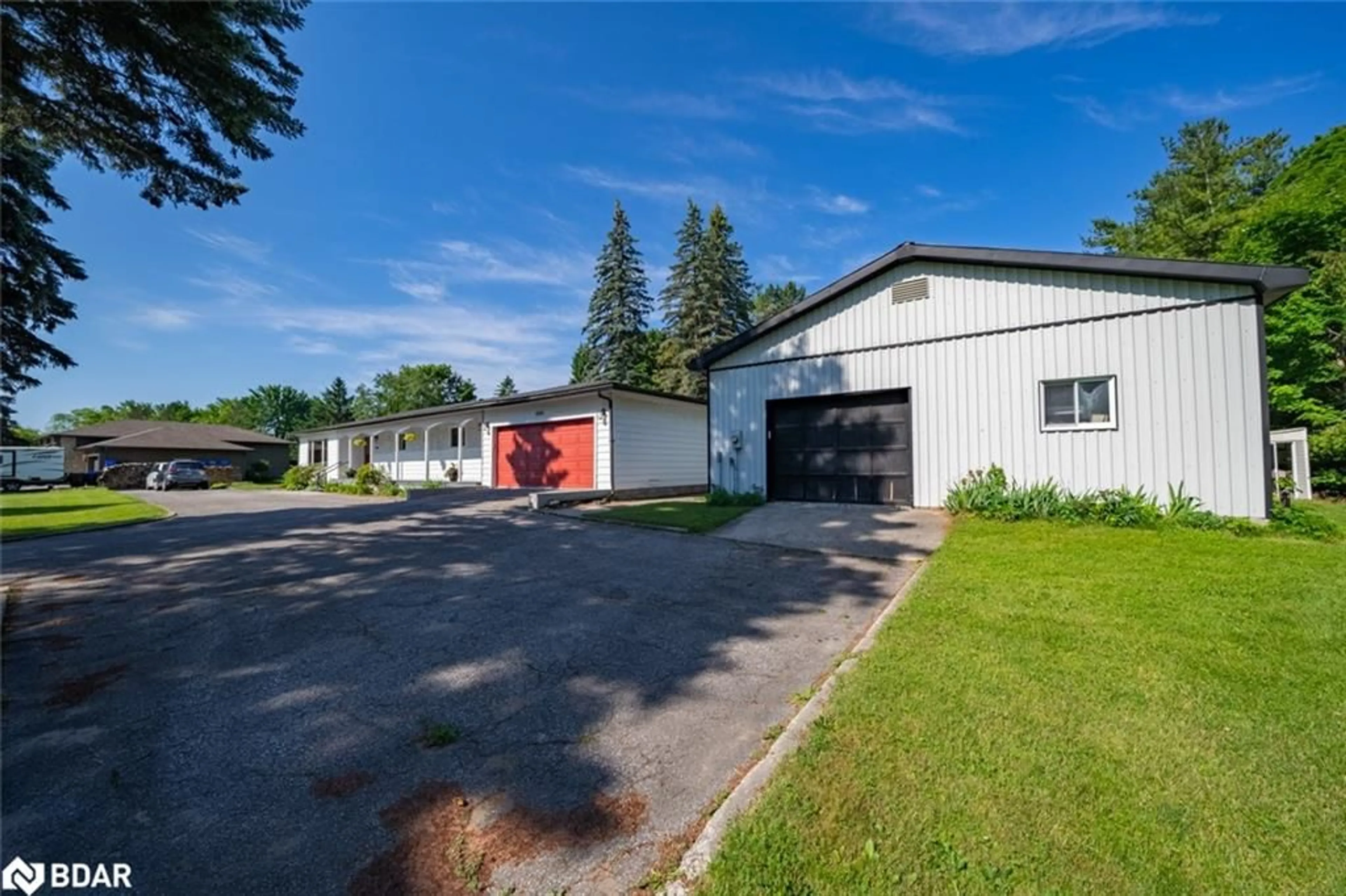 Outside view for 3156 25 Side Rd, Innisfil Ontario L9S 2J7