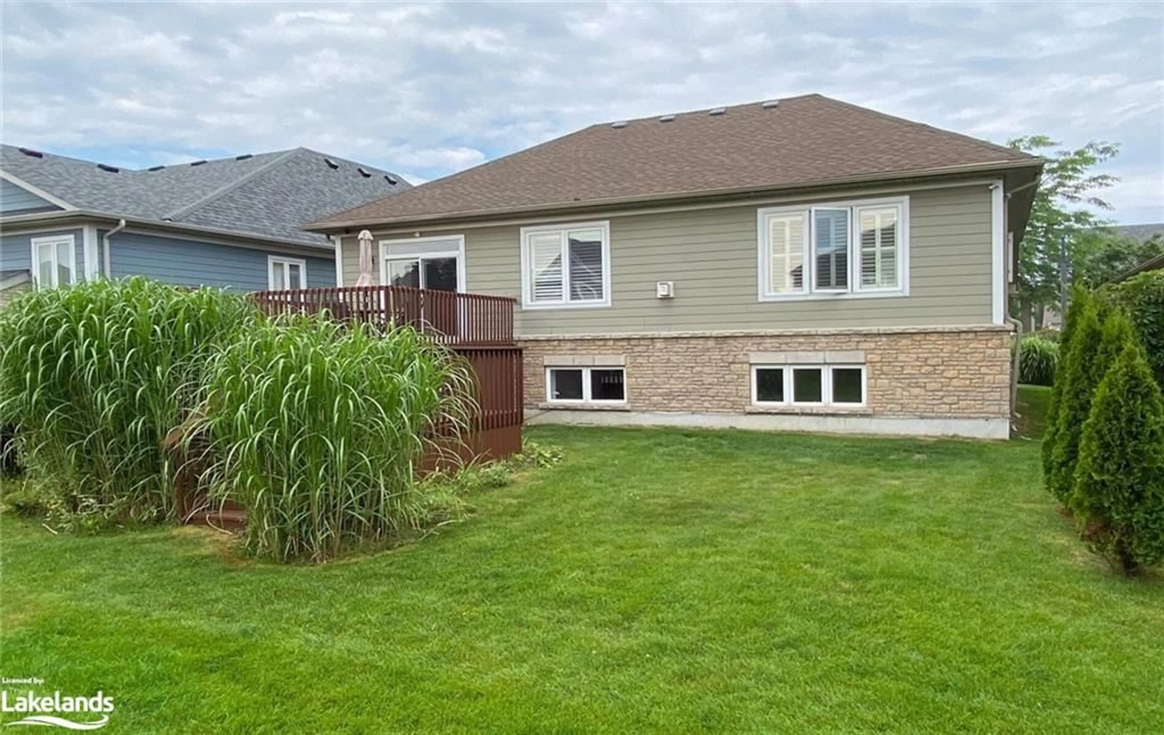 Frontside or backside of a home for 15 Marine View Dr, Collingwood Ontario L9Y 5A2