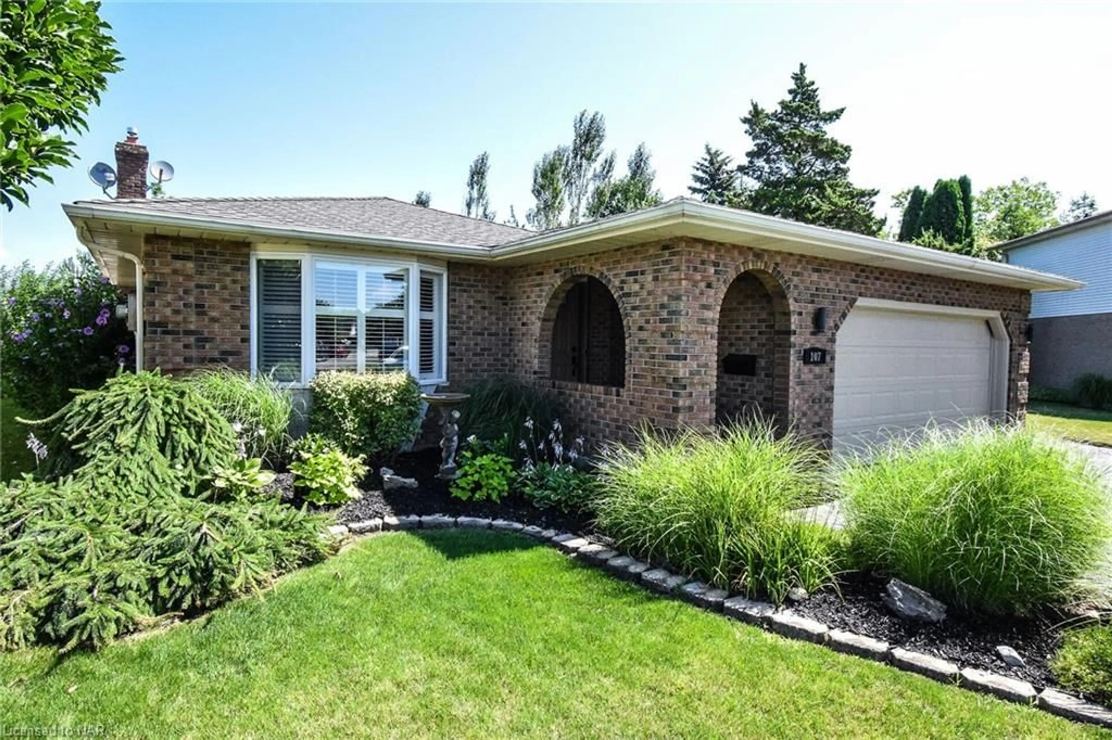 Home with brick exterior material for 107 Melissa Cres, Welland Ontario L3C 6M5