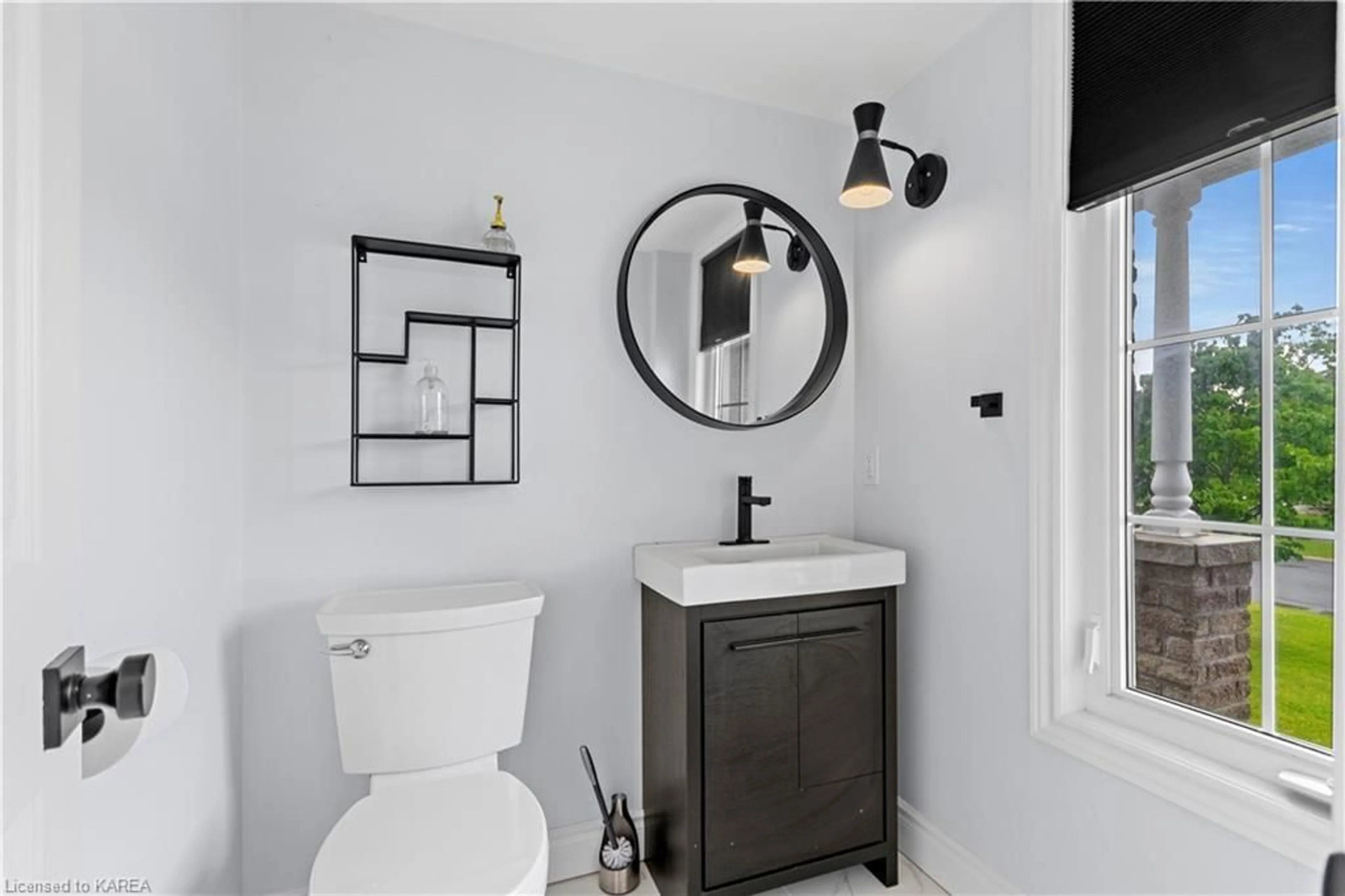 Contemporary bathroom for 1494 Sierra Ave, Kingston Ontario K7P 3H4