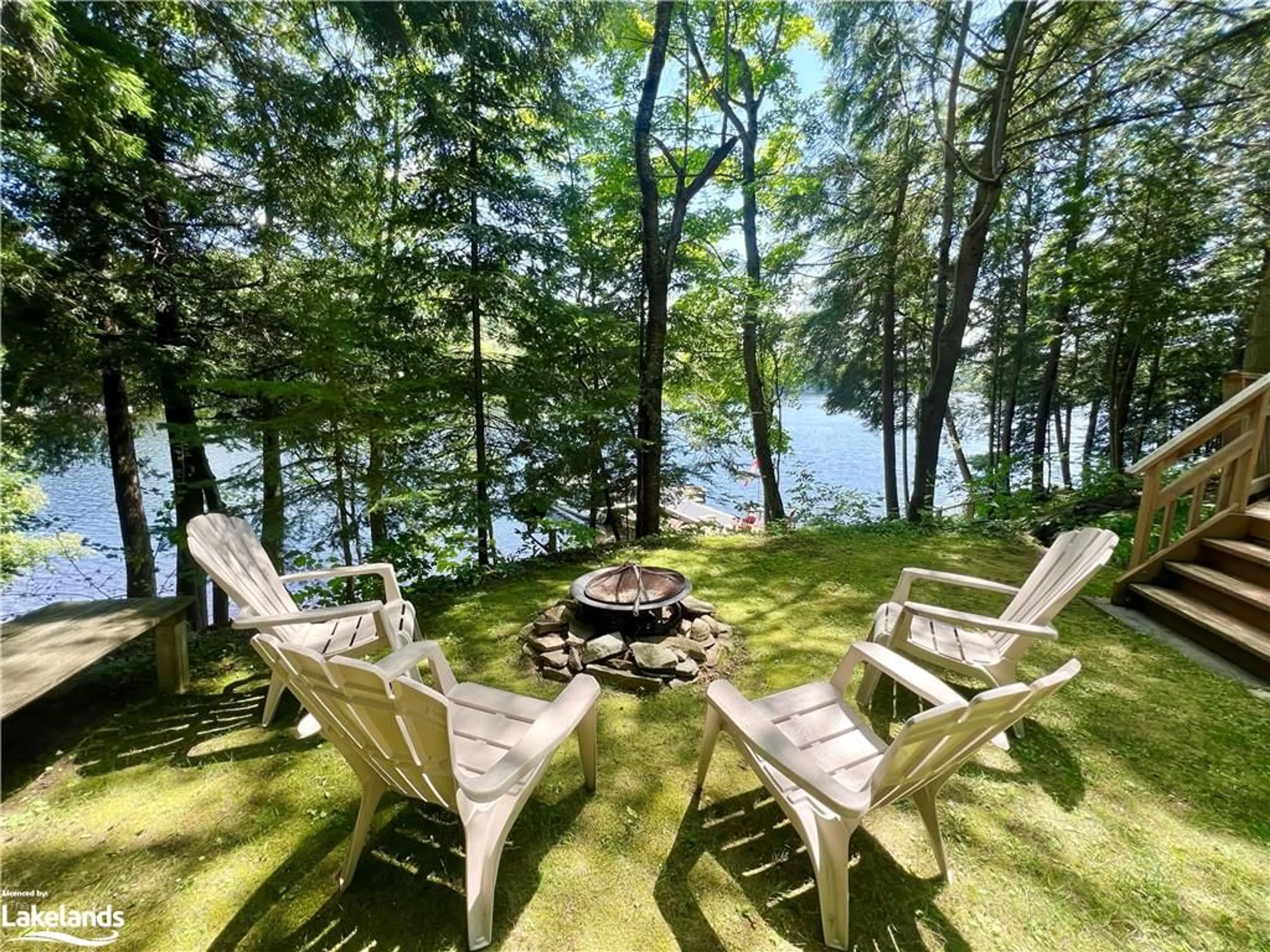 Patio for 1362 Hodgson Rd, Haliburton Ontario K0M 1S0