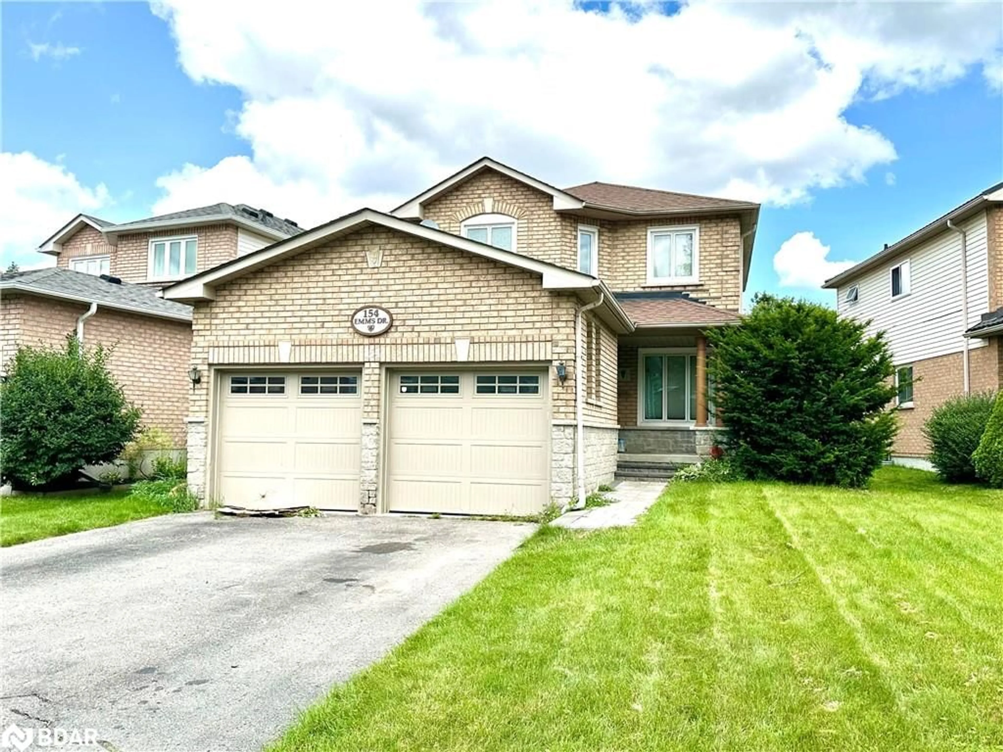 Frontside or backside of a home for 154 Emms Dr, Barrie Ontario L4N 9N8