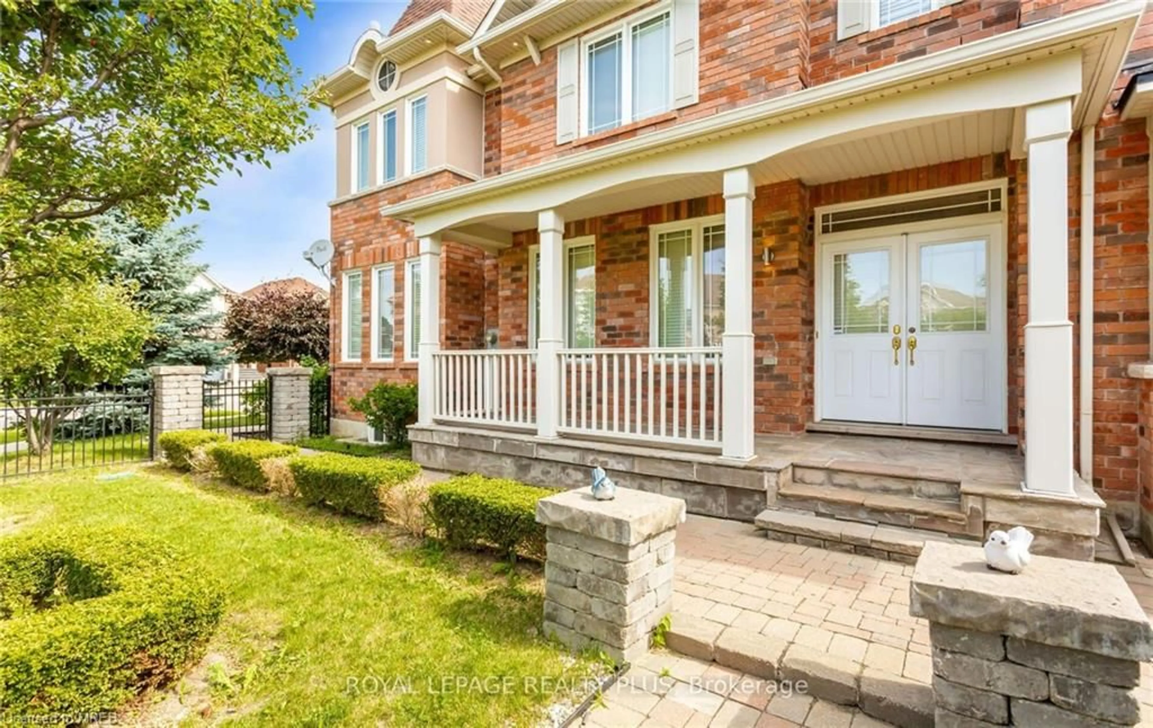 Home with brick exterior material for 7281 Saint Barbara Blvd, Mississauga Ontario L5W 0C1