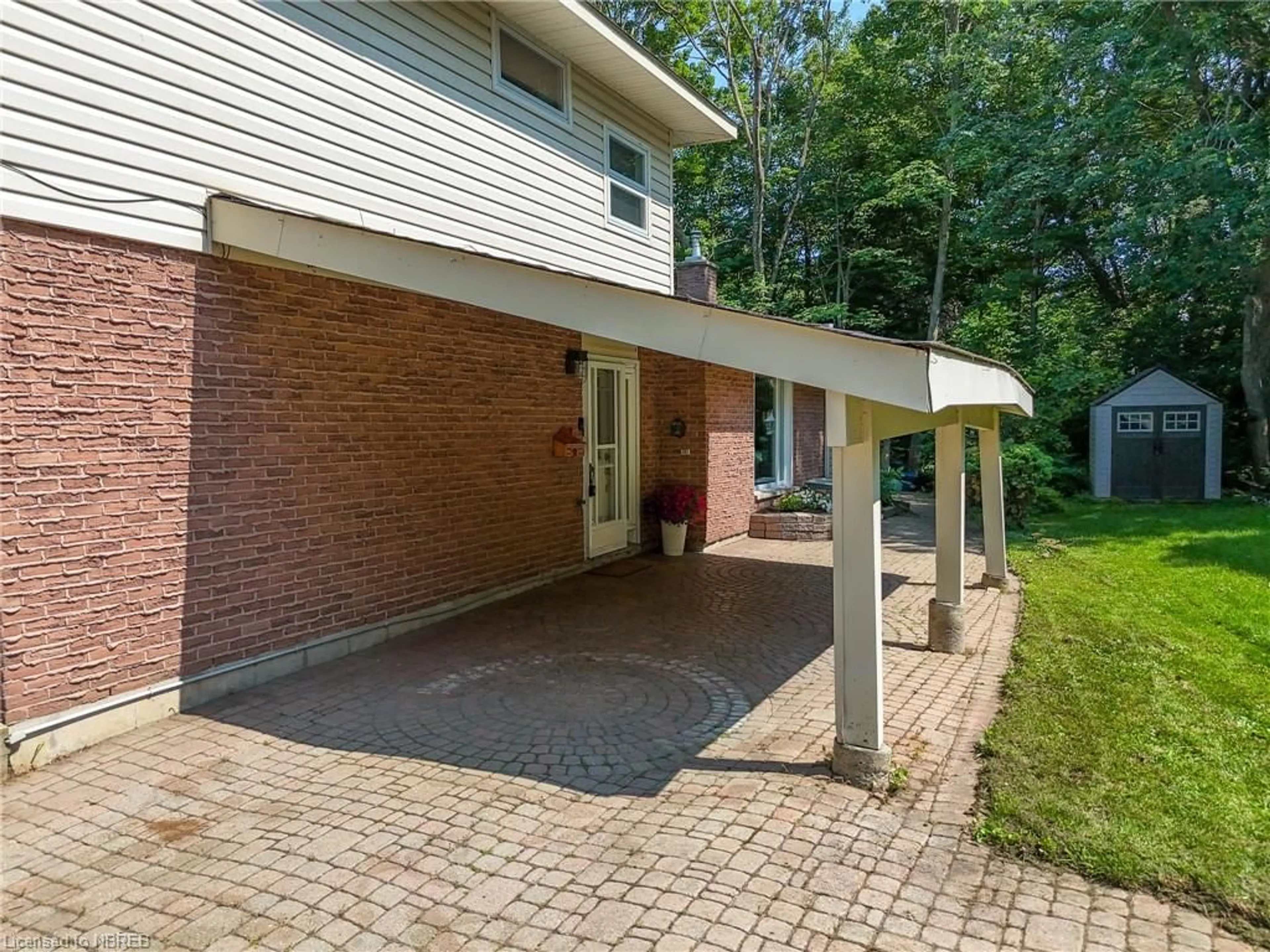 Home with brick exterior material for 14 Birch St, North Bay Ontario P1A 1R8
