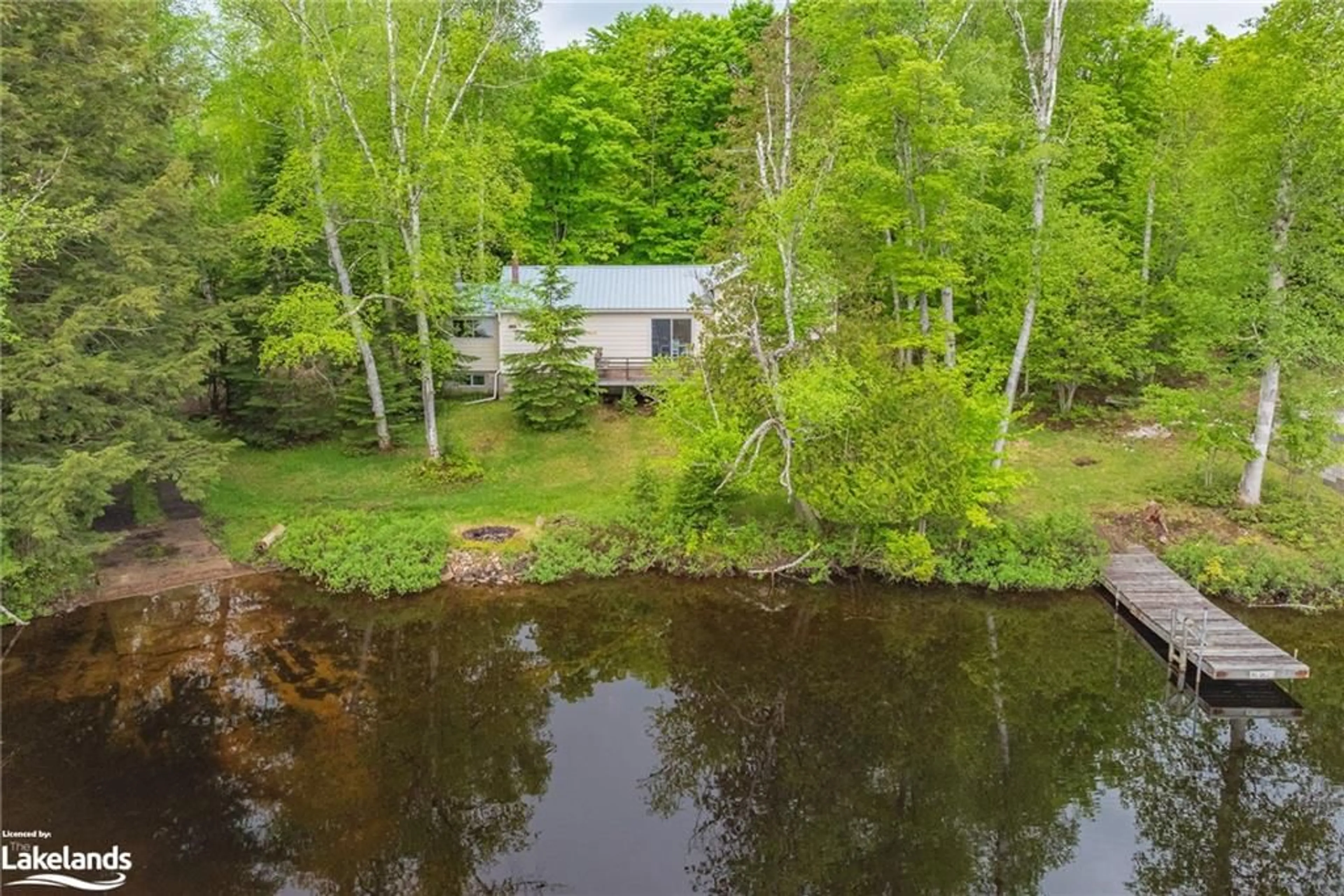 Cottage for 1488 South Waseosa Lake Rd, Huntsville Ontario P1H 2N5