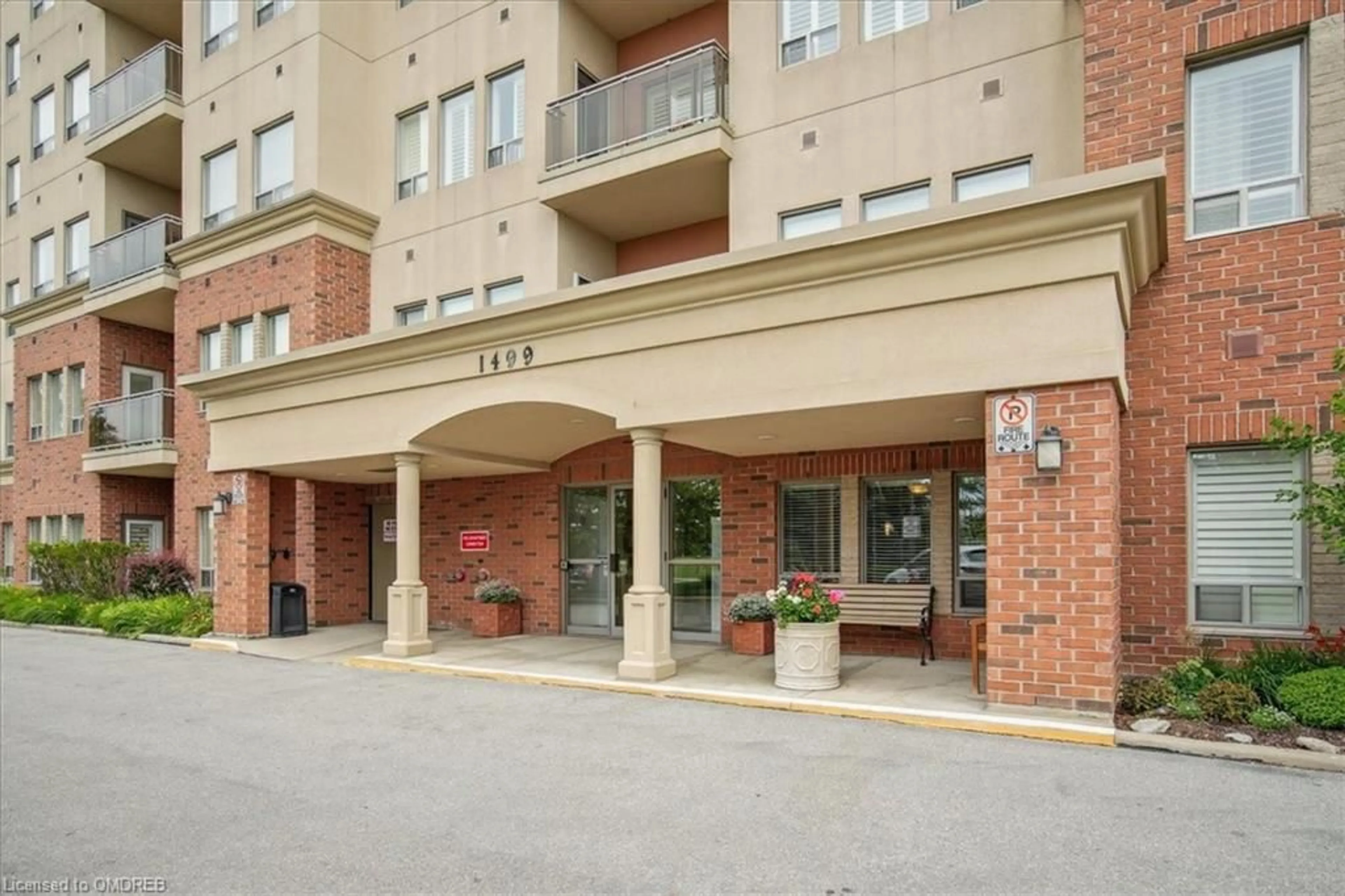 A pic from exterior of the house or condo for 1499 Nottinghill Gate #509, Oakville Ontario L6M 5G1