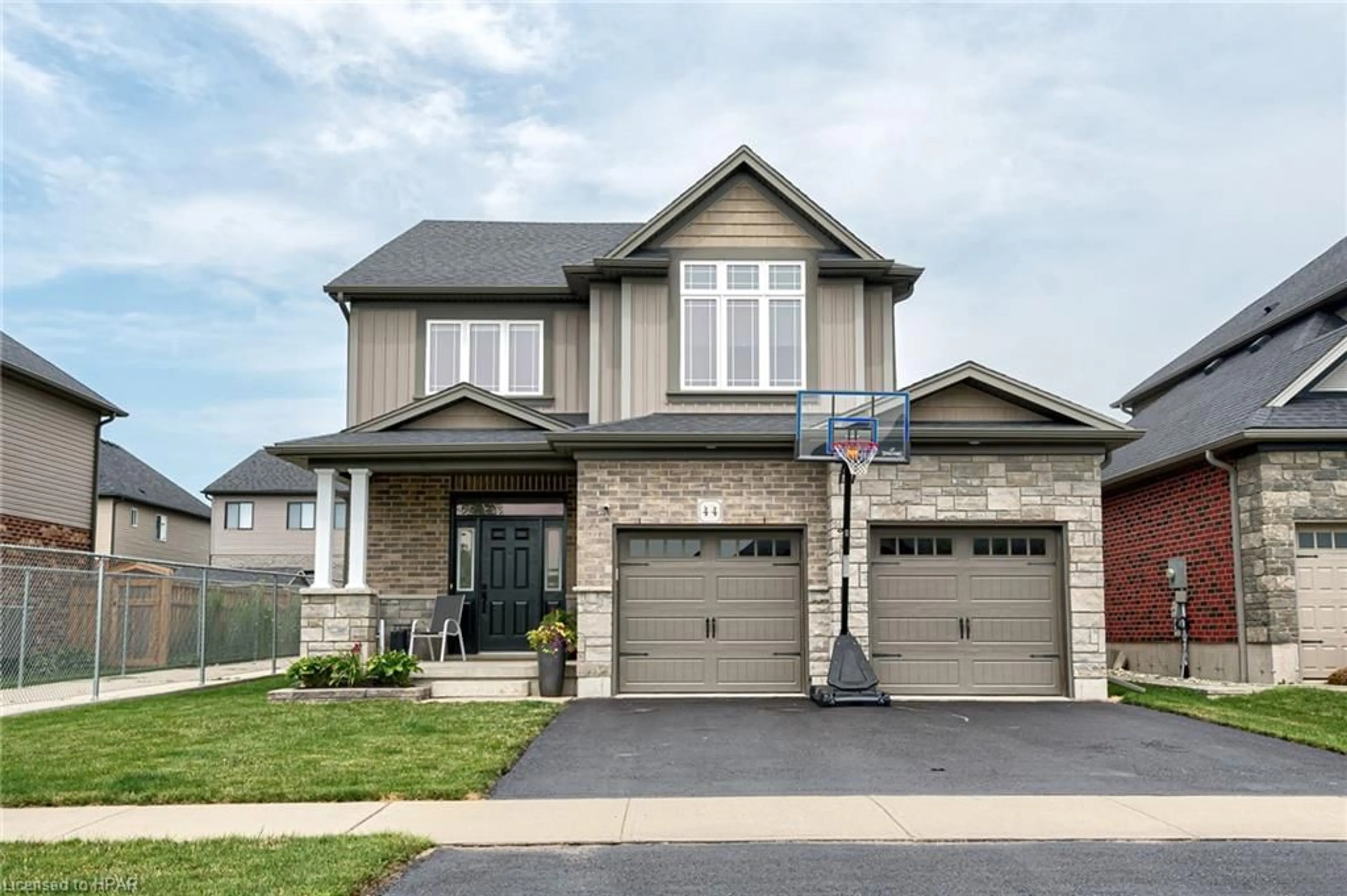 Frontside or backside of a home for 44 Anderson Crescent, Stratford Ontario N5A 7S2