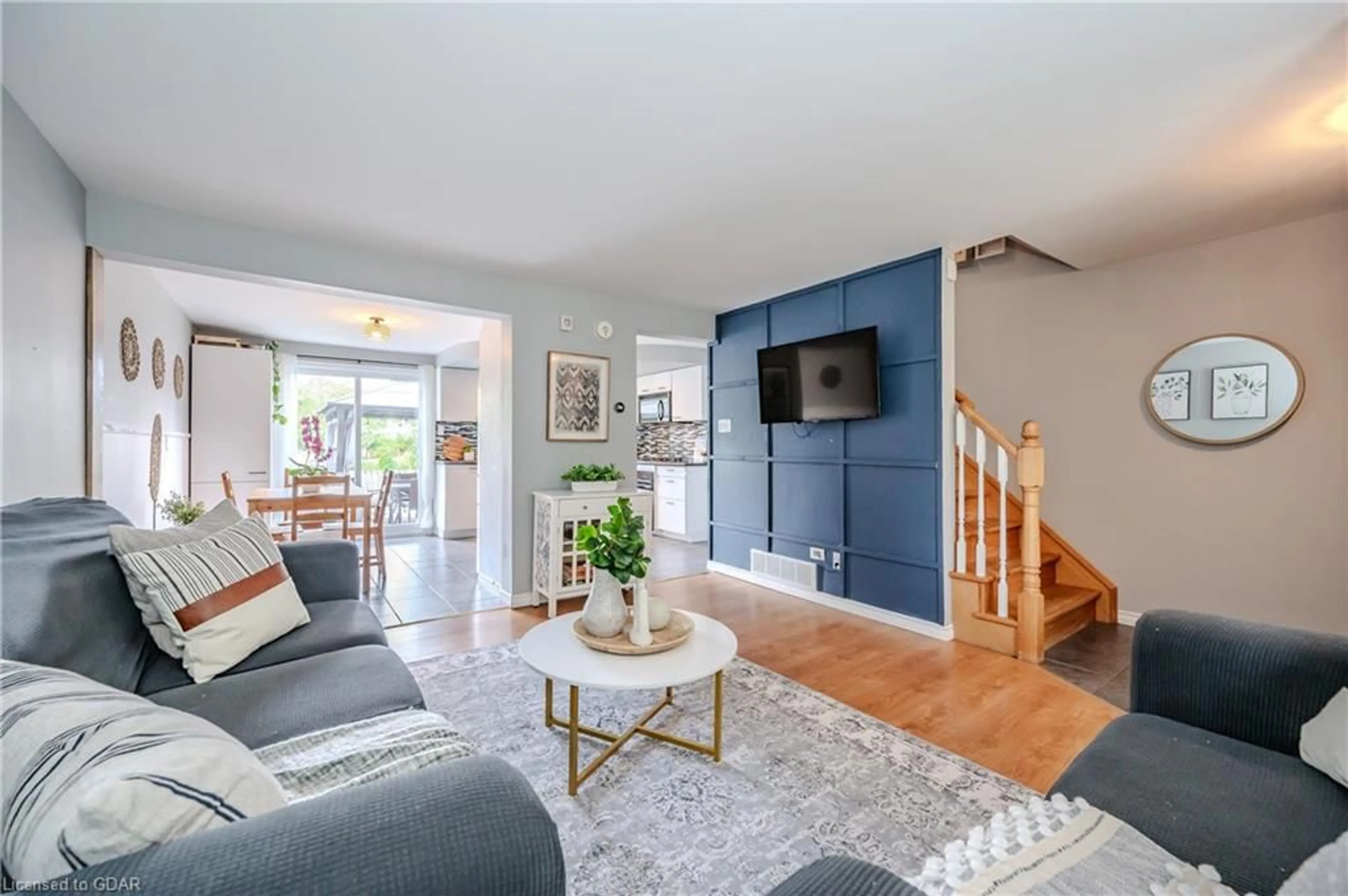 Living room for 165 Marksam Rd, Guelph Ontario N1H 7L1