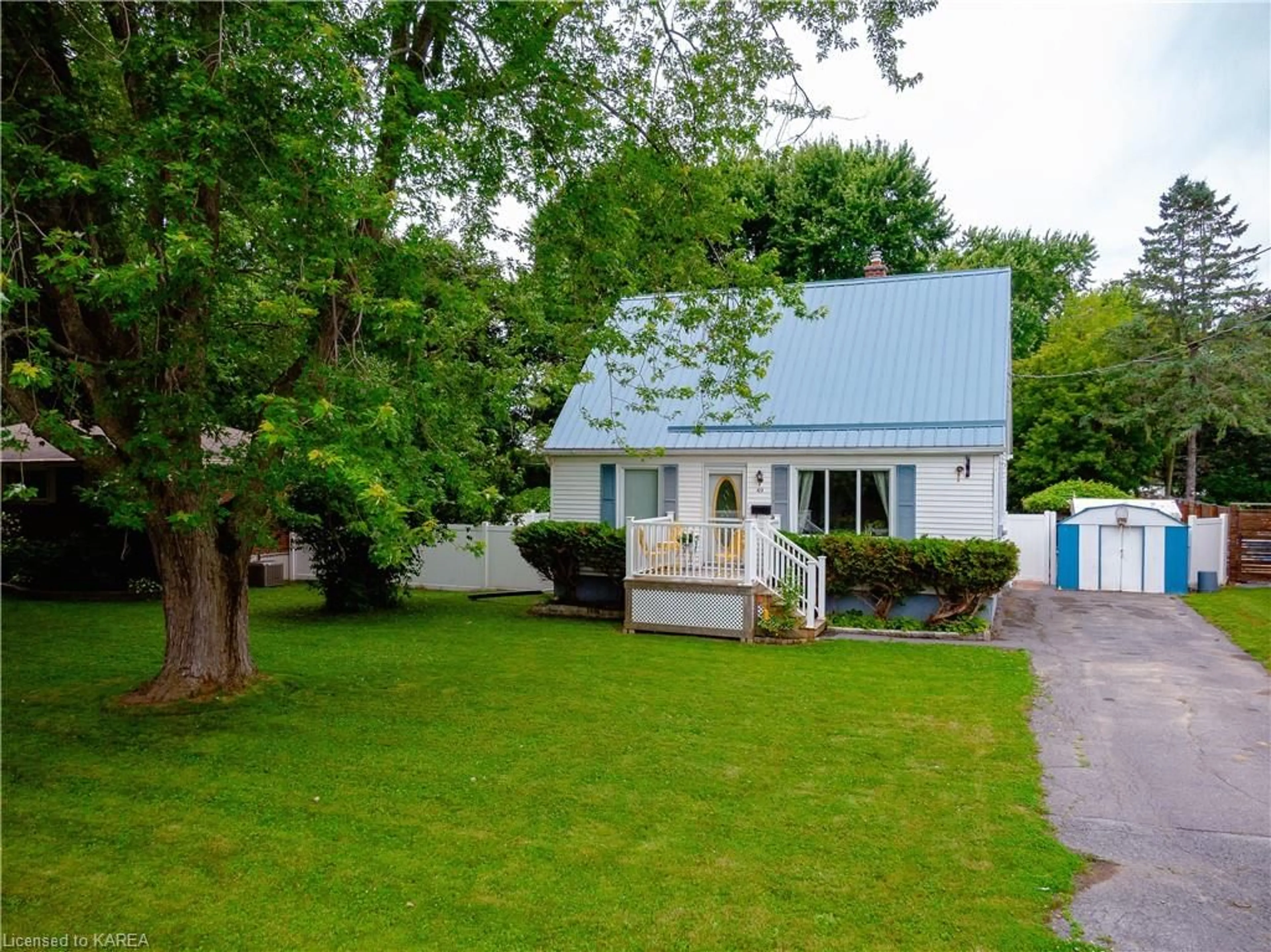Cottage for 49 Sunny Acres Rd, Kingston Ontario K7M 3N3