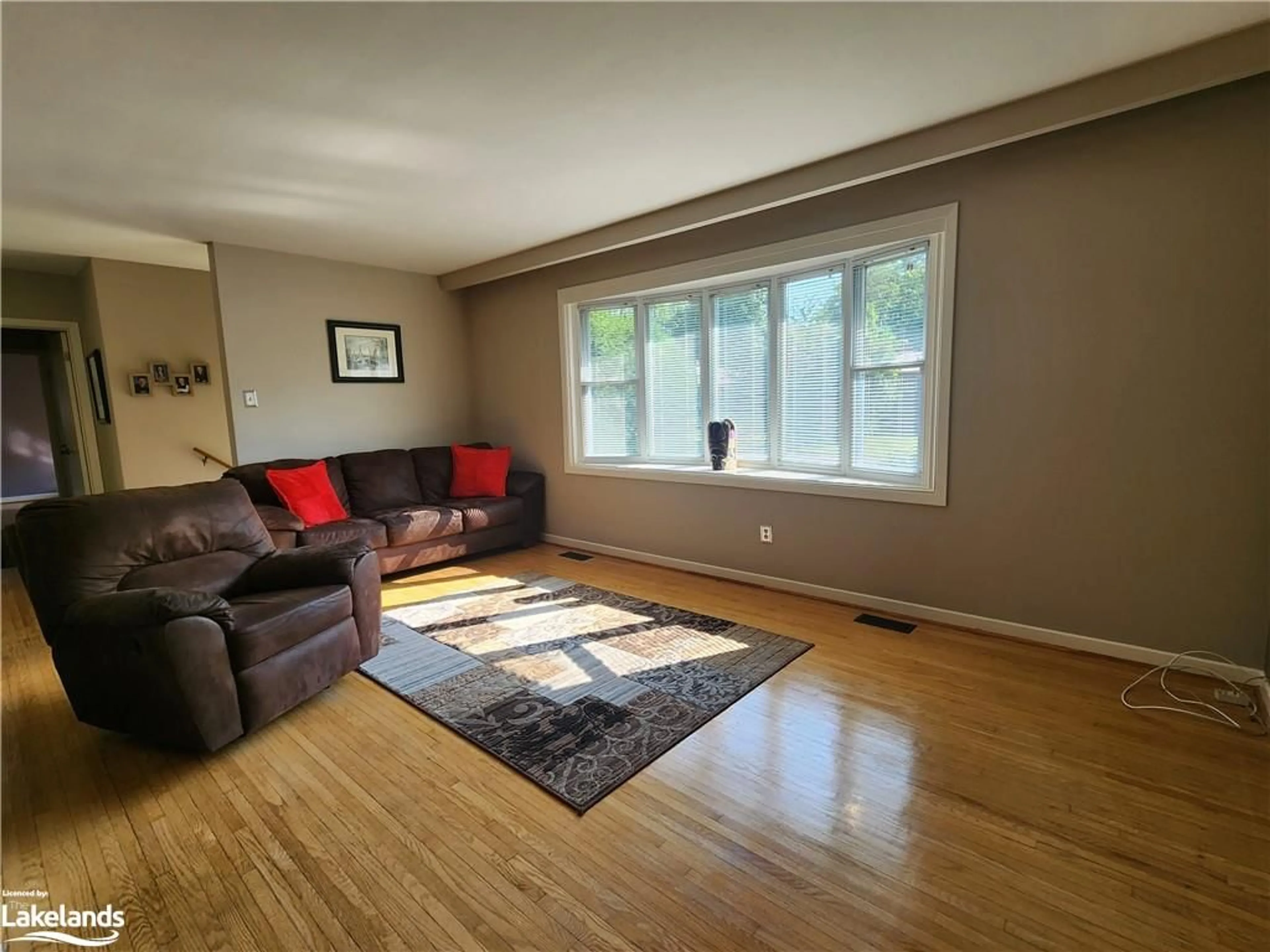 A pic of a room for 949 Hahne Dr, Gravenhurst Ontario P1P 1L1