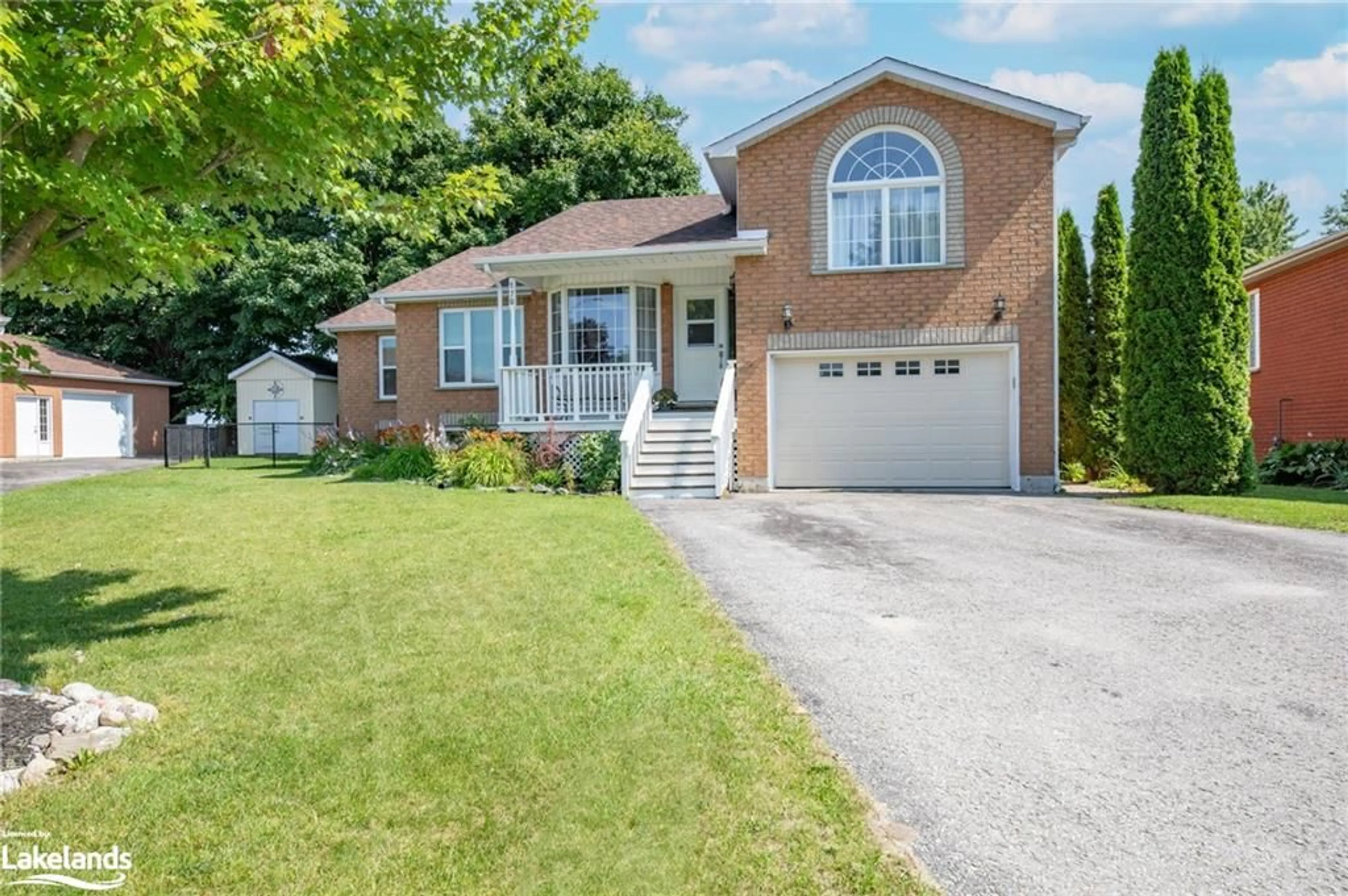 Frontside or backside of a home for 170 Ritchie Cres, Elmvale Ontario L0L 1P0