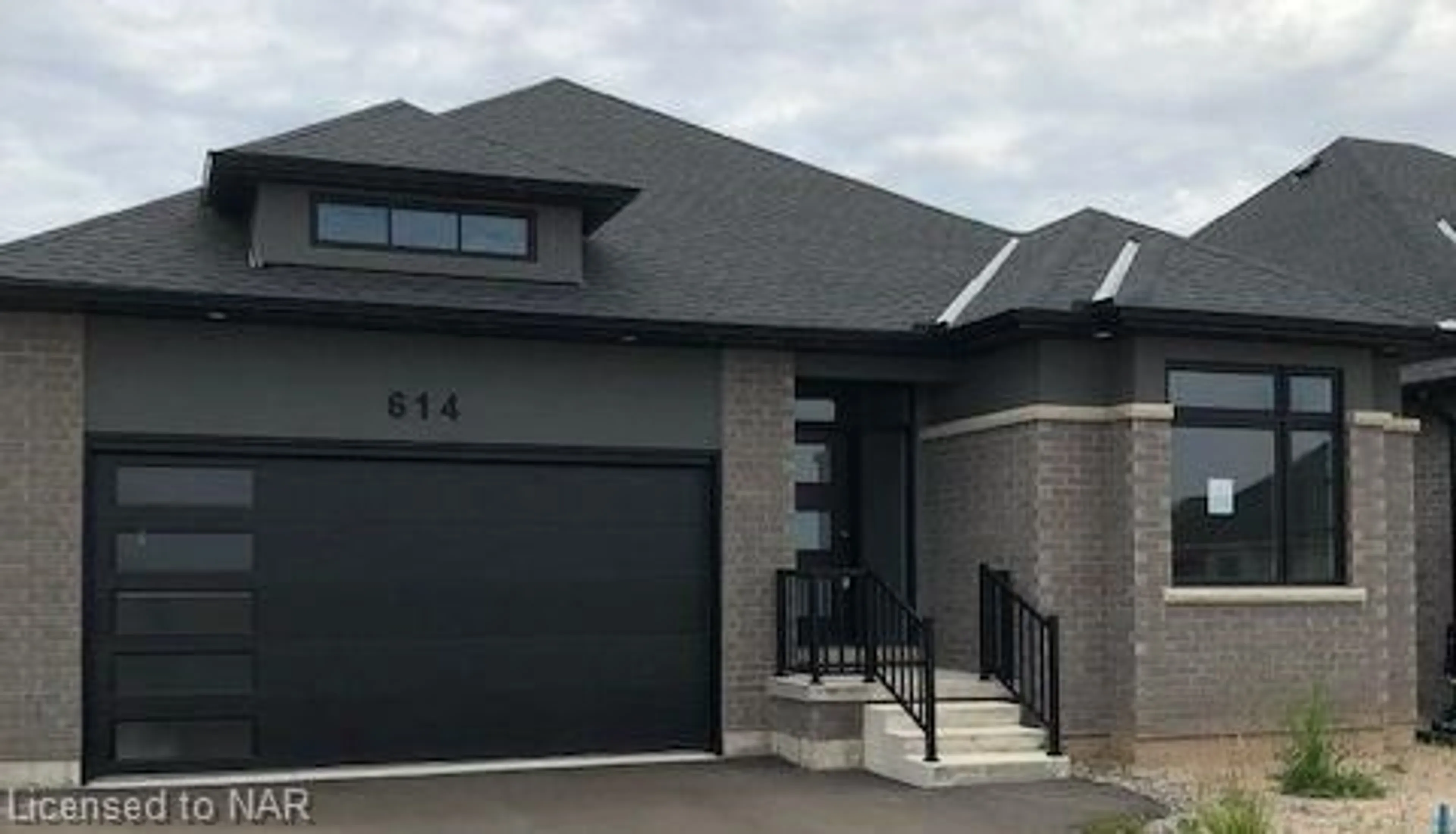 Frontside or backside of a home for 614 Old Course Trail, Welland Ontario L3B 0L8