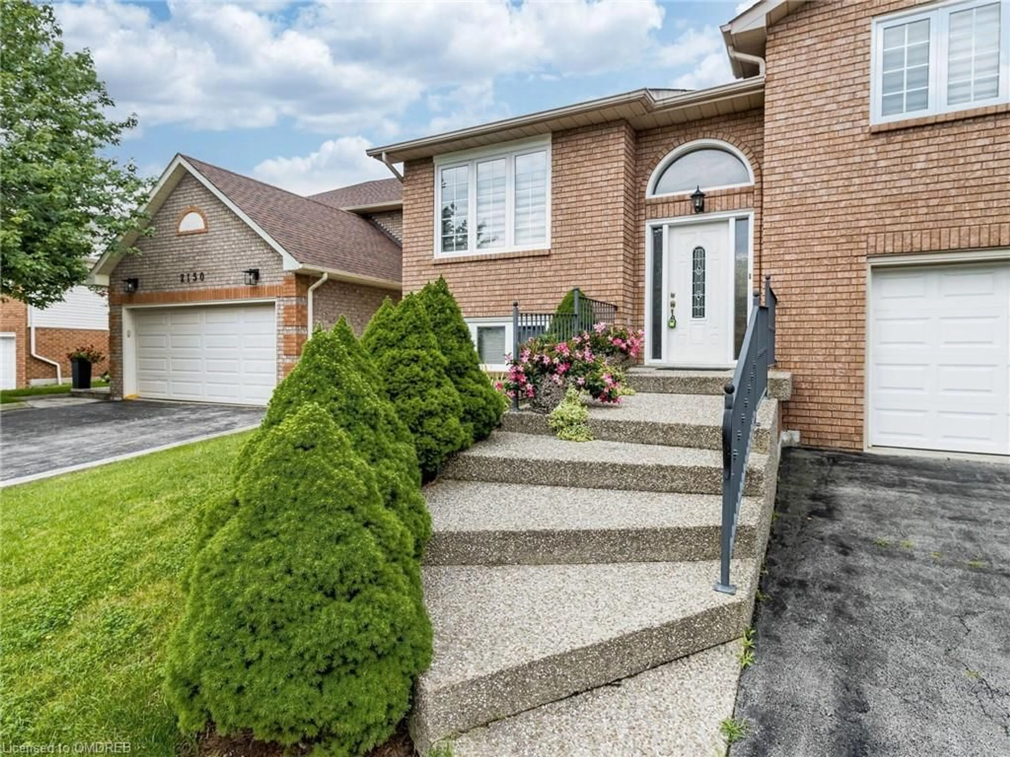 Frontside or backside of a home for 2152 Cleaver Ave, Burlington Ontario L7M 3W3