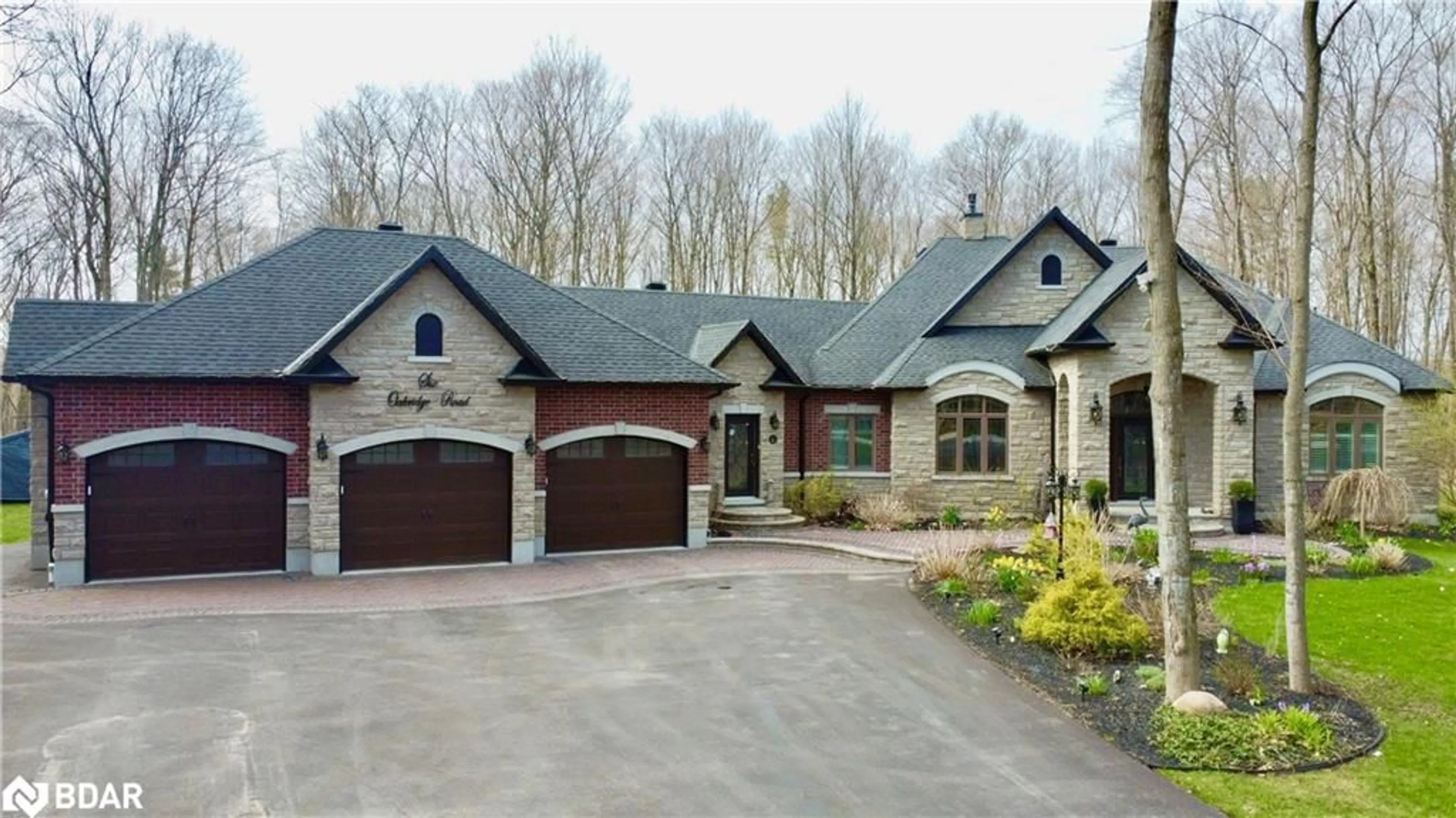 Home with brick exterior material for 6 Oak Ridge Rd, Oro-Medonte Ontario L0L 2L0