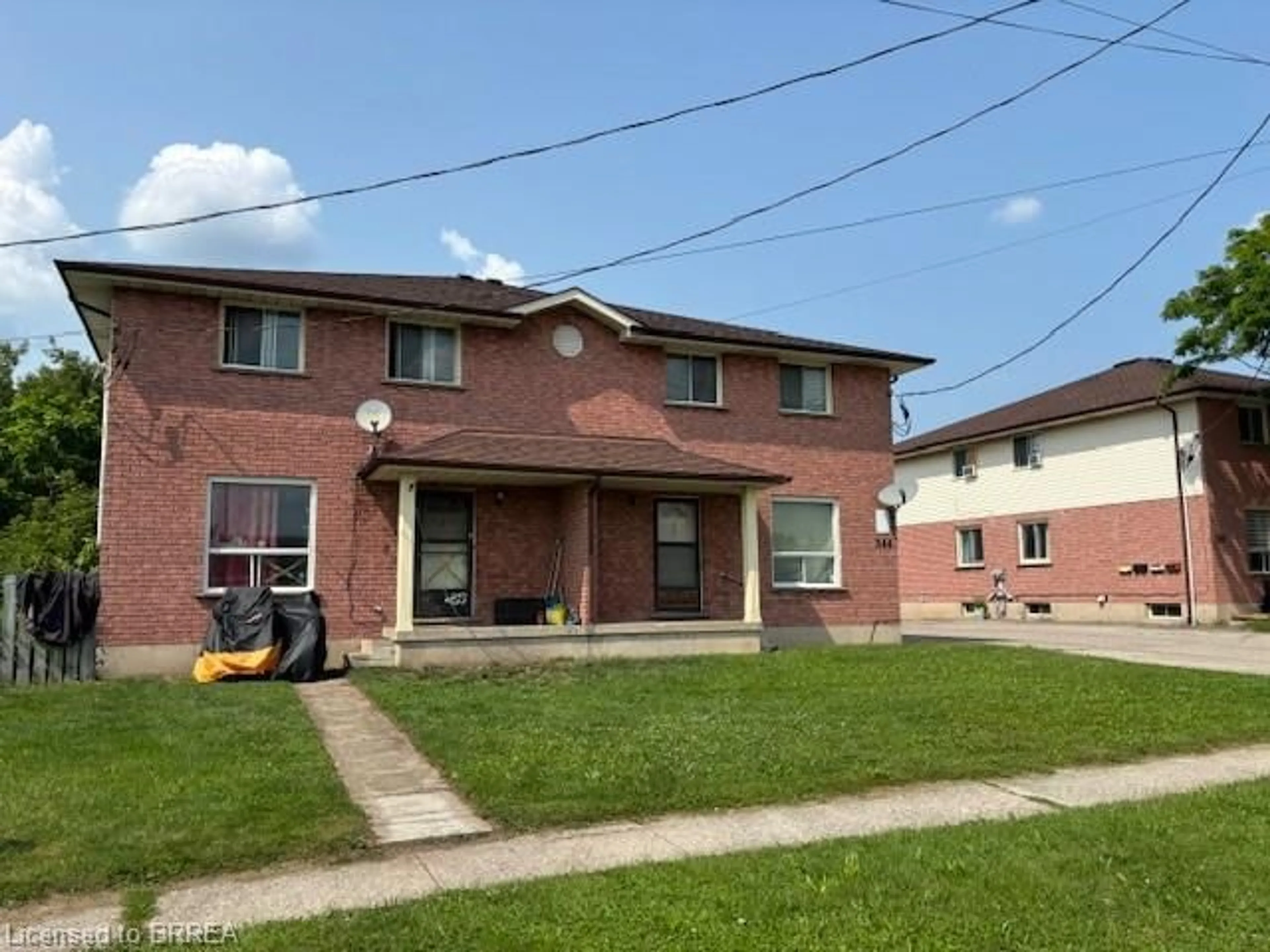 A pic from exterior of the house or condo for 344 Darling St, Brantford Ontario N3S 3Y4