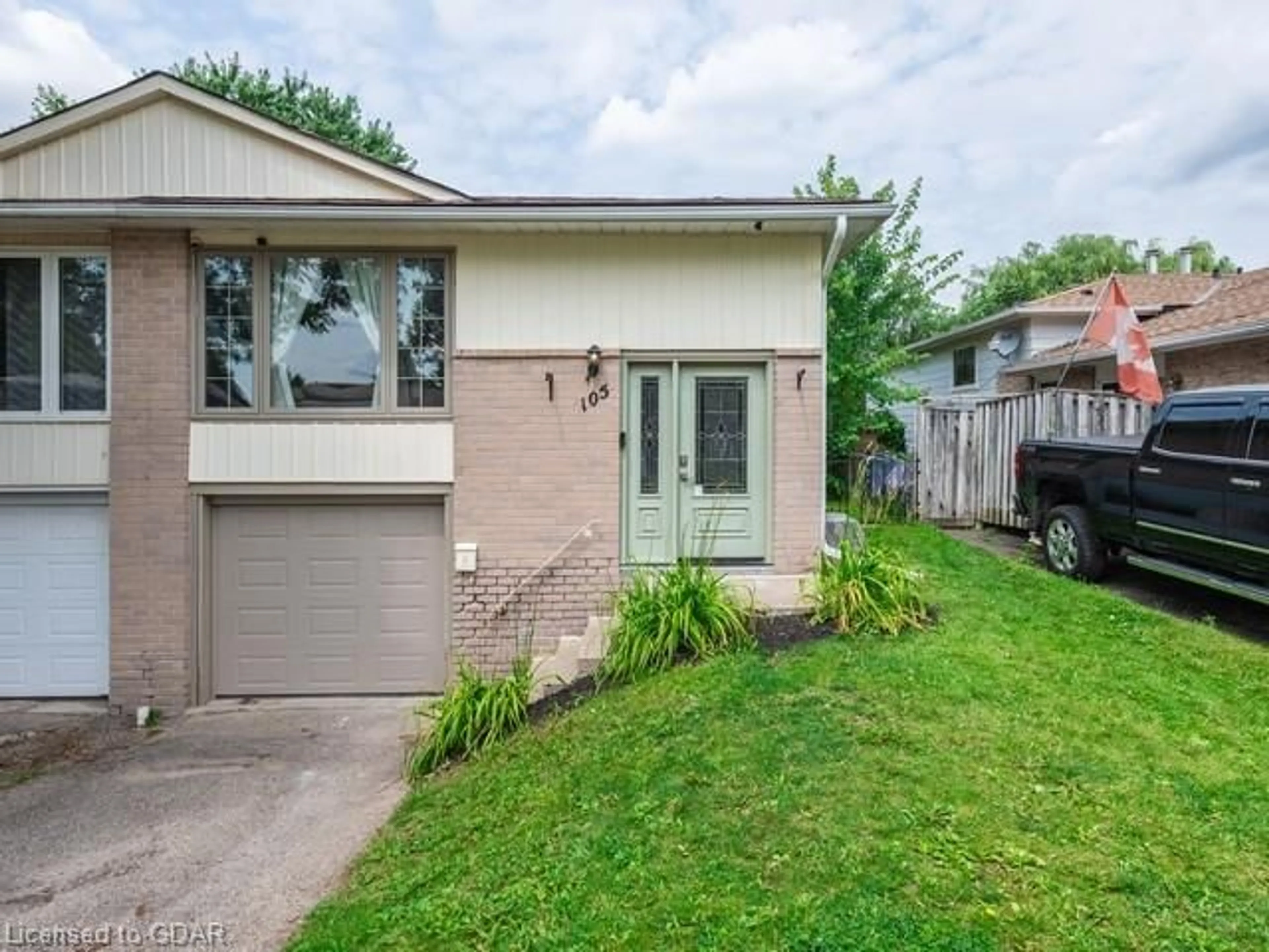 Frontside or backside of a home for 105 Burbank Cres, Orangeville Ontario L9W 3E6